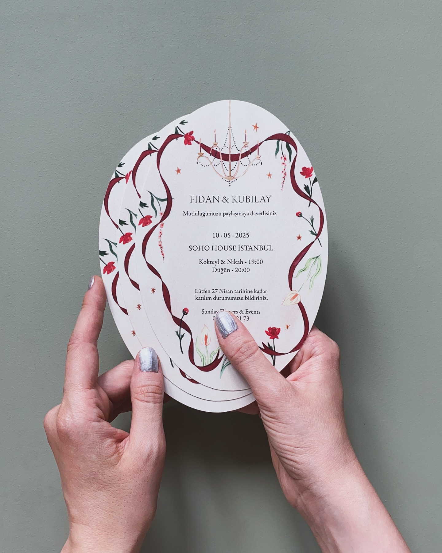 A romantic moment for Fidan & Kubilay 🥀
This baroque beauty was created for their @sohohouseistanbul wedding 🤍
.
.
.
.
#weddinginvitation #weddinginspiration #weddingstationery #fineartweddings #baroquestyle #sohohouse #luxurystationery