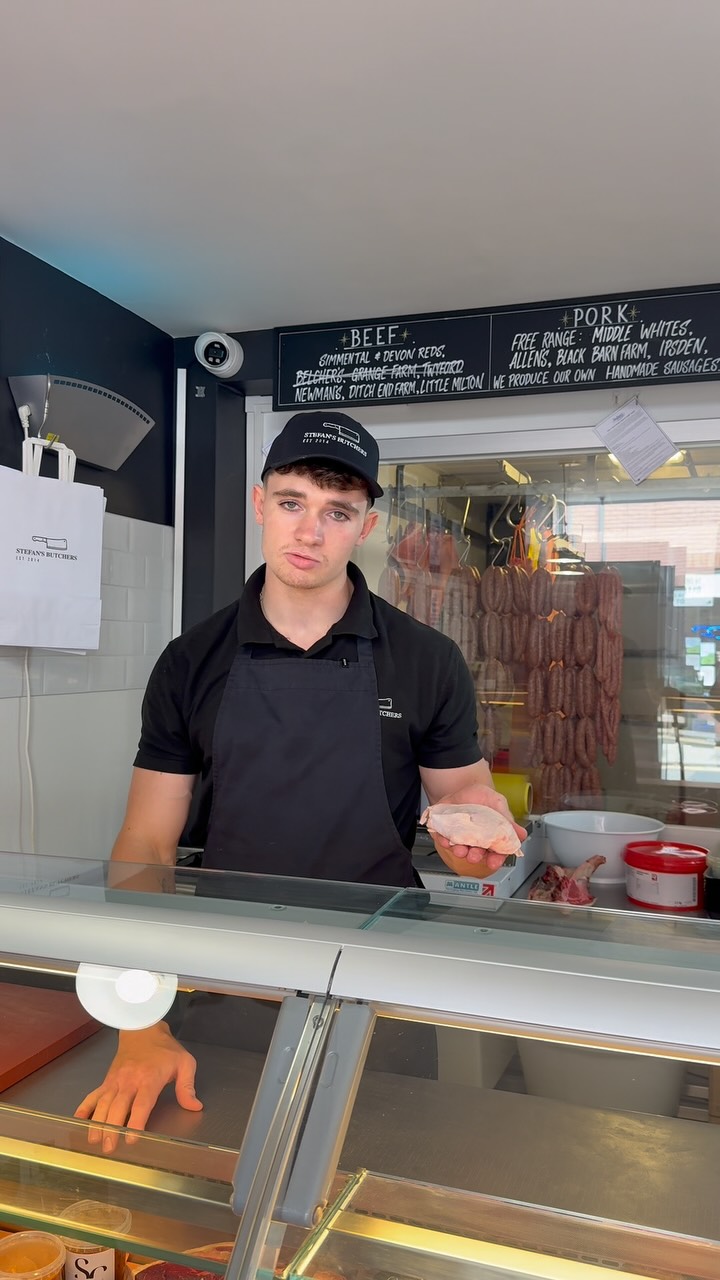 Ever had one of our chicken supremes? It’s @charlie.costard favourite item in our counter at the moment, why not swap it out for a quick midweek roast this week? ☀️🐔
Looking forward to seeing you all for a busy sunshine filled Saturday!
#stayhungrywokingham #butcher #wokingham #localbusiness #chicken #chickensupreme #delicious #foodies #meatlovers #tipsandtricks