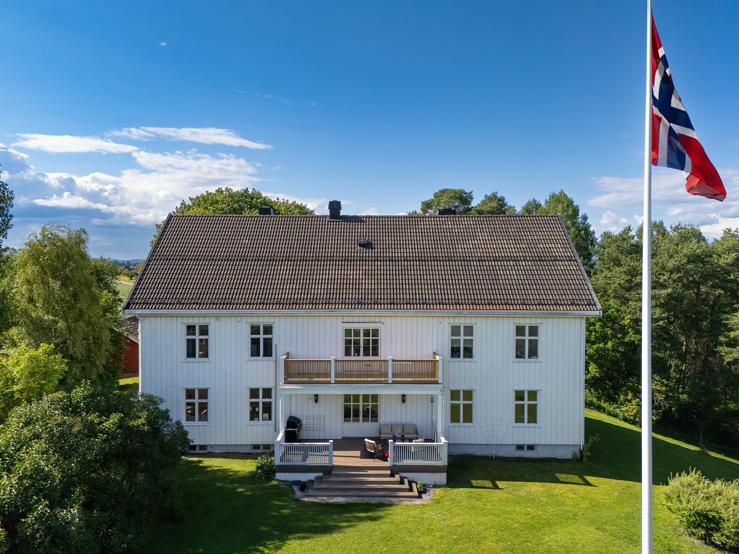 God sommer fra oss i Viveo Omsorg!
Vi gleder oss over vår nye lokasjon i naturskjønne Stange 🌿Her får du en snik titt på våre nye omgivelser – et sted med ro, rom og rammer for trygg omsorg og utvikling 💚📬 Ta gjerne kontakt om du vil vite mer om våre tjenester og tilbud.Sammen skaper vi trygge rammer og meningsfulle hverdager 🌿
Ønsker dere alle en fin og varm sommer videre! 🌼