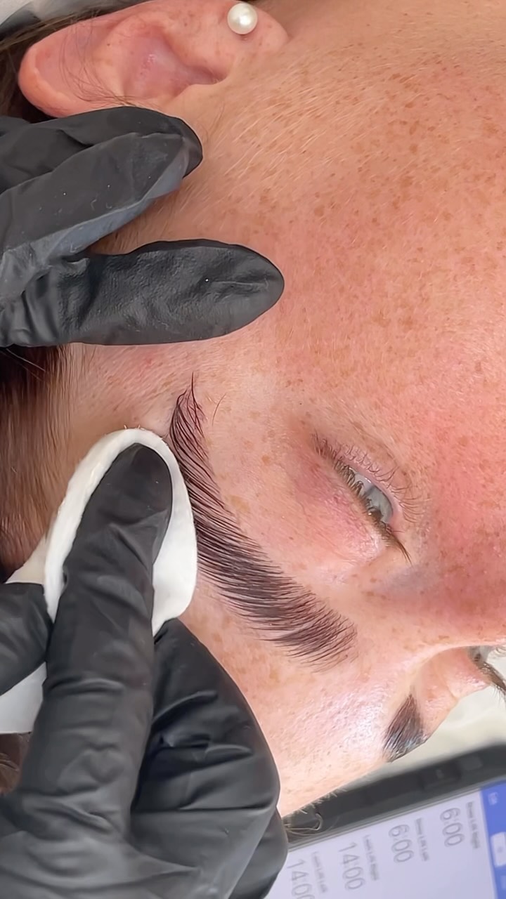 Ever wondered what actually happens during a brow lamination? 👀
It’s not just applying solutions and tint, then moving on.
There’s real skill involved, and a lot of decision-making behind the scenes.
🔍 You need to know when you can laminate.
Not every brow is ready for it, especially if it’s been laminated recently.
⏱ You need to know when to apply each solution…
But also exactly when to take it off.
It’s not just about setting a timer and walking away.
🌡 Hair texture, room temperature, and previous treatments all matter.
What works for one client might over-process the next.
🎨 You need to understand colour theory.
Laminated hairs take tint differently to non-laminated ones.
If you don’t adjust for that, the final colour could be way off.
🖌️ Your application technique matters too.
Where you place the product, how you brush, when you stop… all of it affects the end result.
So when you see a smooth, fluffy laminated brow on your feed and think,
“Wow, that looks effortless”…
Just know there’s a whole lot of real skill behind it.
It’s the details that elevate your work.
That’s what separates a standard lamination from a truly bespoke one.
👇
Want more tips like this to help you grow as a brow artist?
Hit follow @lashandbrowworkshop and stick around for real talk, education, and confidence-building inspo. 💬💗
#browlamination #browtechniques #browartisteducation #laminationtips #browtraining #browspecialist #behindthebrows #browmastery #browtransformation #laminationpro #browgoals #bespokebrows #browmapping #browtinting #beautyeducator #realtalkbeauty #skillnotluck #browsofinstagram #browartistry #browboss #browsnewtonabbot #kingsteigntonbrows #devonbrows