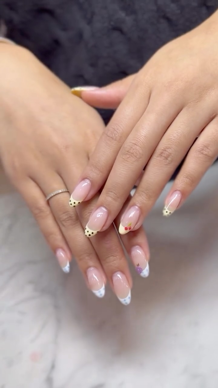 Dalmatian dreams meet dainty florals 🐾💐
This playful take on a French tip features mismatched dots, soft pastels, and the sweetest tiny flower accents. A little fun, a little flirty — just the right dose of cute.
Which tip’s your fave?
#BondiNails #FrenchTipRemix #DalmatianNails #PlayfulNailDesign #CuteMani #MismatchedNails #FloralNailArt #SydneyNailSalon #BondiStyle #NailGameStrong