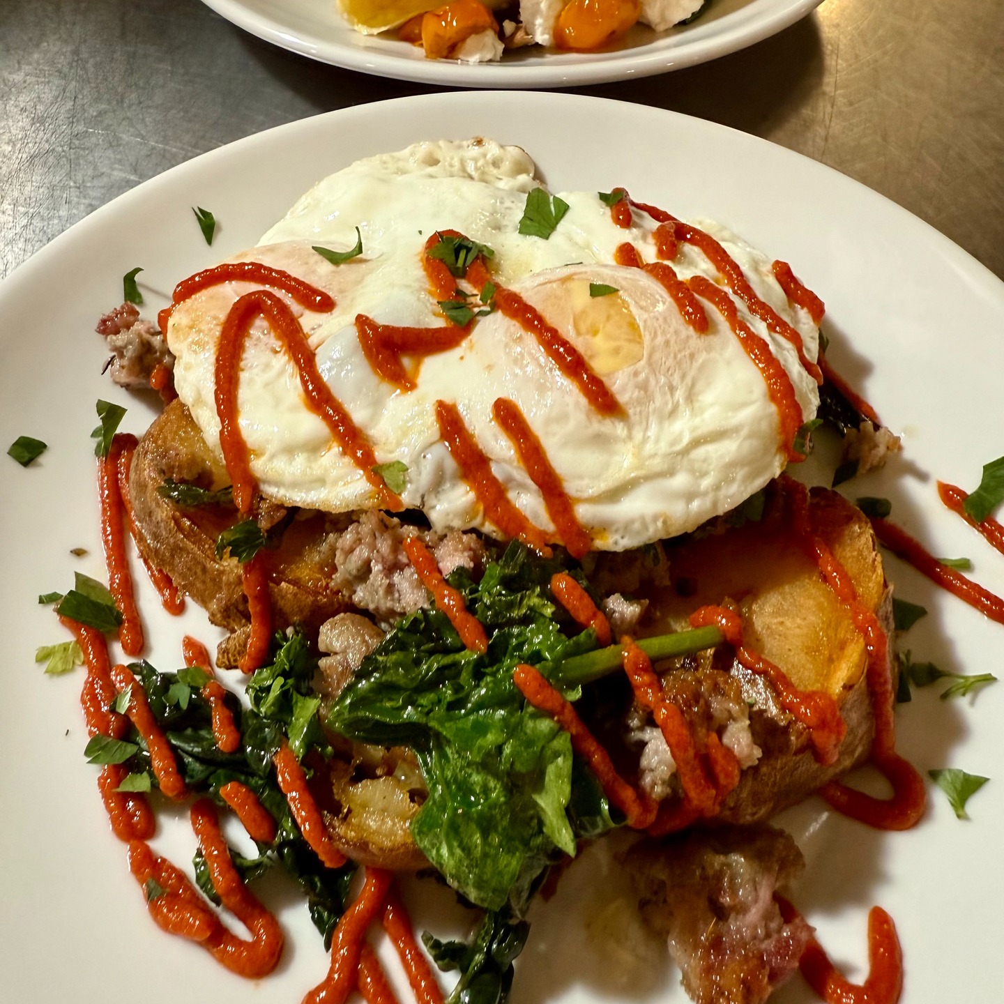 🍳✨ There's more to love than Eggs Benedict at "Benedicts in the Barn"! Join us this Sunday, July 27, from 8 AM to noon at 1824 House Inn + Barn in Waitsfield, VT, for a brunch experience like no other.
We're excited to introduce two new delectable dishes:
Patatas Bravas – crispy potatoes with a spicy tomato and roasted red pepper sauce sauce .
Biscuits with Sausage Gravy – fluffy biscuits smothered in rich, savory @5thquartervt sausage gravy.
Of course, our signature Eggs Benedict and other brunch favorites will also be available.
Reserve your table now at link in bio to ensure your spot.
#BenedictsInTheBarn #1824House #MadRiverValley #SundayBrunch #EatinABarn #ComeForTheMountainsStayFor1824House
