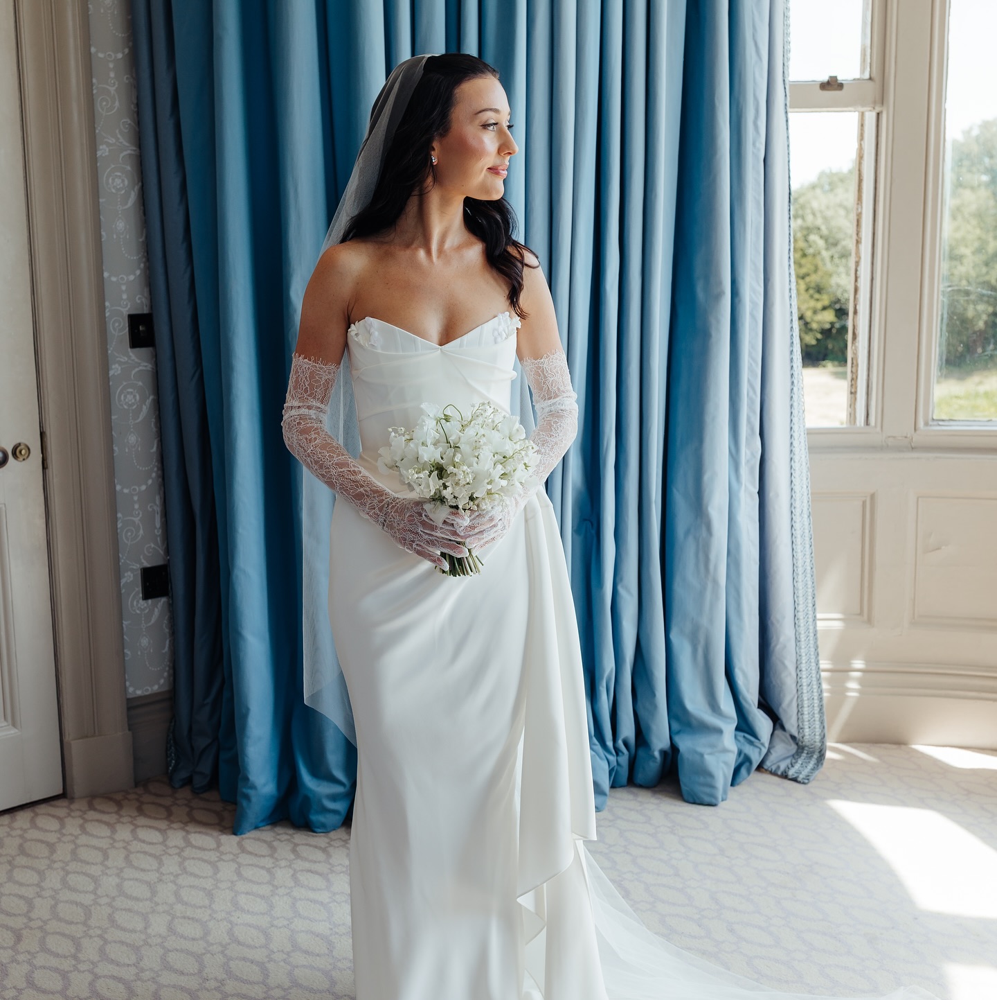 M looking insane day to night in her modern signature glam ✨💍