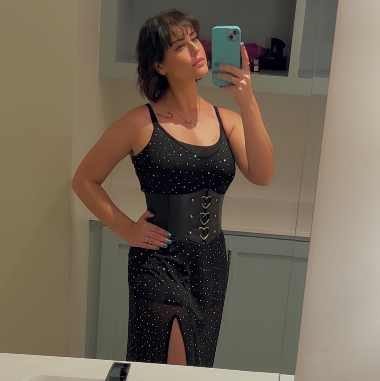 I appreciate the wisdom, darlin’, but this ain’t my first rodeo 💋 #countrygirl #karlyc