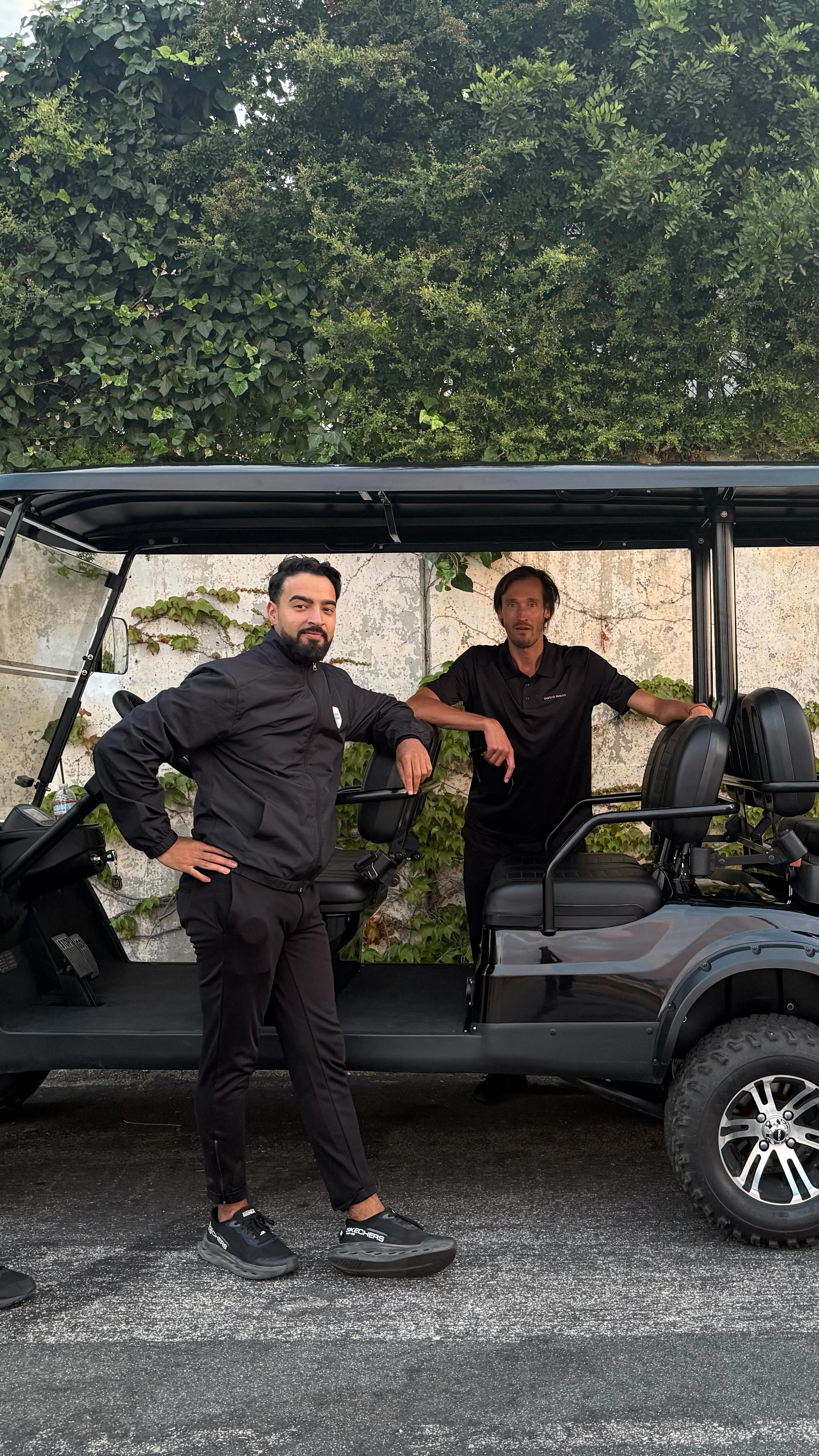 — Valet parking and golf cart service?
— 10-4!