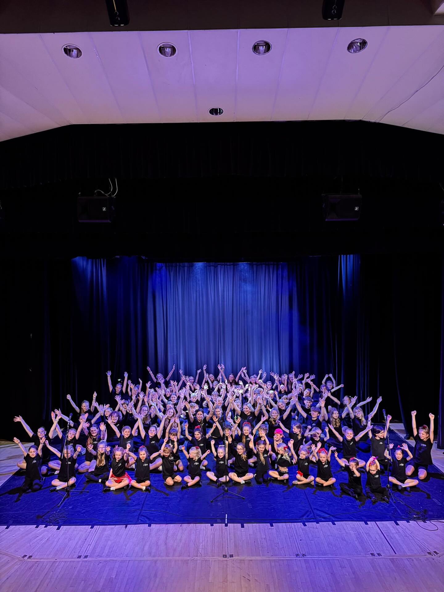 10 Years Of Artisan …Wow What a show!! It’s hard to put into words how it felt yesterday to see all of our wonderfully talented students doing what they do best! Beyond grateful for my team of teachers & supportive parents who are all exceptional. Artisan is a truly special place, building confidence & skills for life.
Here’s to all that we’ve achieved, and all that’s still to come!! ✨