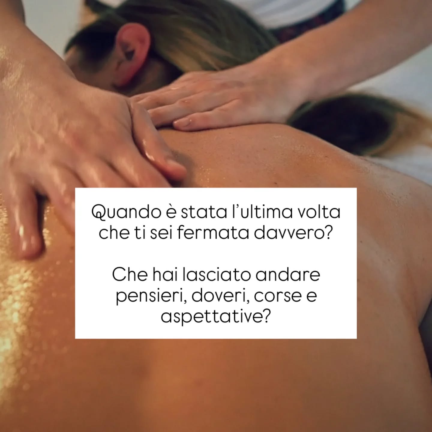 Quando è stata l’ultima volta che ti sei fermata davvero?
Che hai lasciato andare pensieri, doveri, corse e aspettative?
Il massaggio olistico non è un lusso.
È un abbraccio per il corpo, un respiro per la mente, un balsamo per l’anima.
Attraverso tocchi consapevoli, profumi delicati e ascolto profondo, ti accompagno in uno spazio dove puoi:
✨ Liberare la stanchezza e la pesantezza accumulata
✨ Riequilibrare il tuo corpo e la tua energia
✨ Ritrovare presenza, calma e leggerezza
È un tempo sacro, dedicato a te, al tuo benessere fisico, emotivo ed energetico.
💆♀️ Se senti il bisogno di staccare, ricentrarti e ricevere un tocco di amore
Scrivimi.
Ti aspetto nel mio spazio immerso nella natura, tra profumi di leggerezza per ricaricarti di sana energia
Con il cuore aperto
Valentina