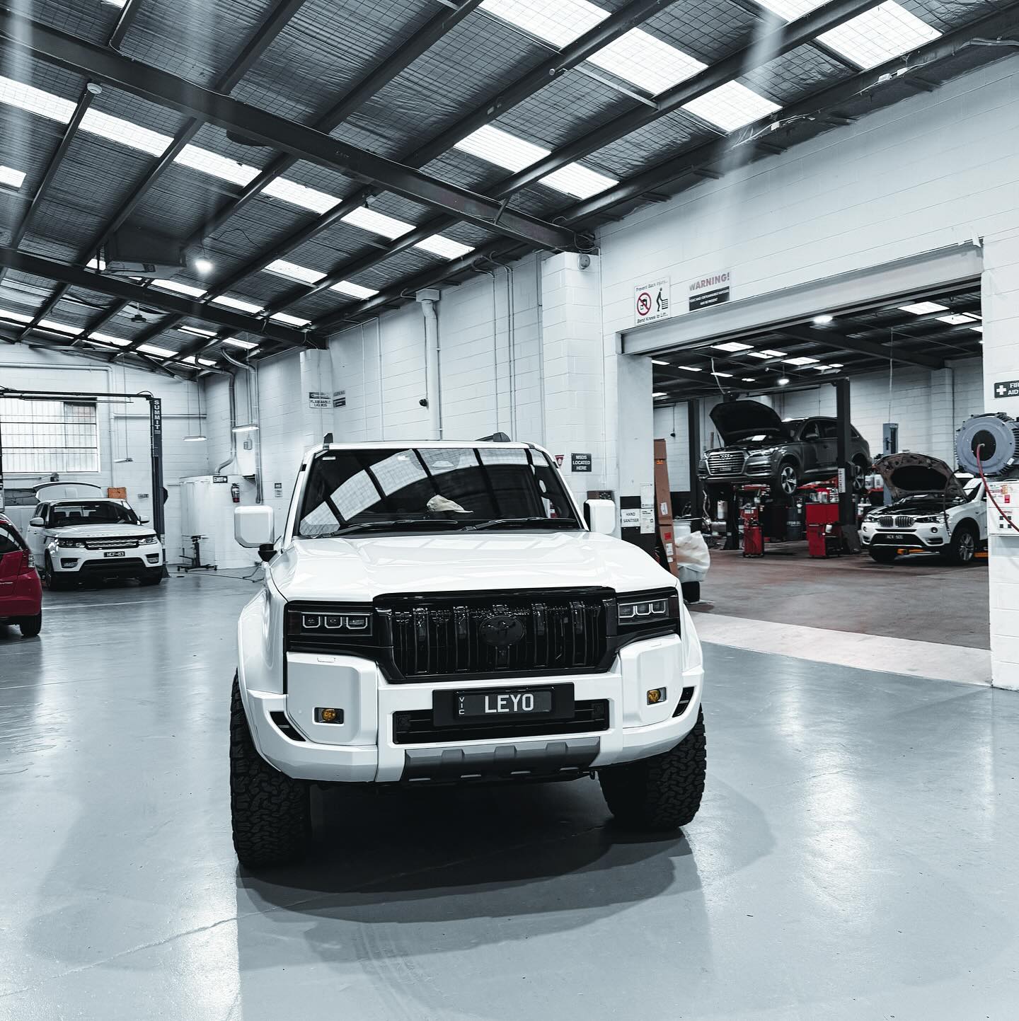 From Track to Trail.
Since February 2025, this LEYO Off-Road development rig has been the proving ground for our new generation of wheels,built tough, tested harder in Australia 🇦🇺
We started in motorsport. Now, we’re taking the same obsession for performance off the pavement and into the wild.
This is our first step into the off-road frontier.
Let’s rock the wheels. 👊
#LEYO
#LEYOS
#LandCruiser250
#ToyotaLC250
#NewLandCruiser
#ToyotaLandCruiser
#LandCruiserLife
#CruiserGang
#Toyota4x4
#LandCruiserBuild
#LandCruiserNation