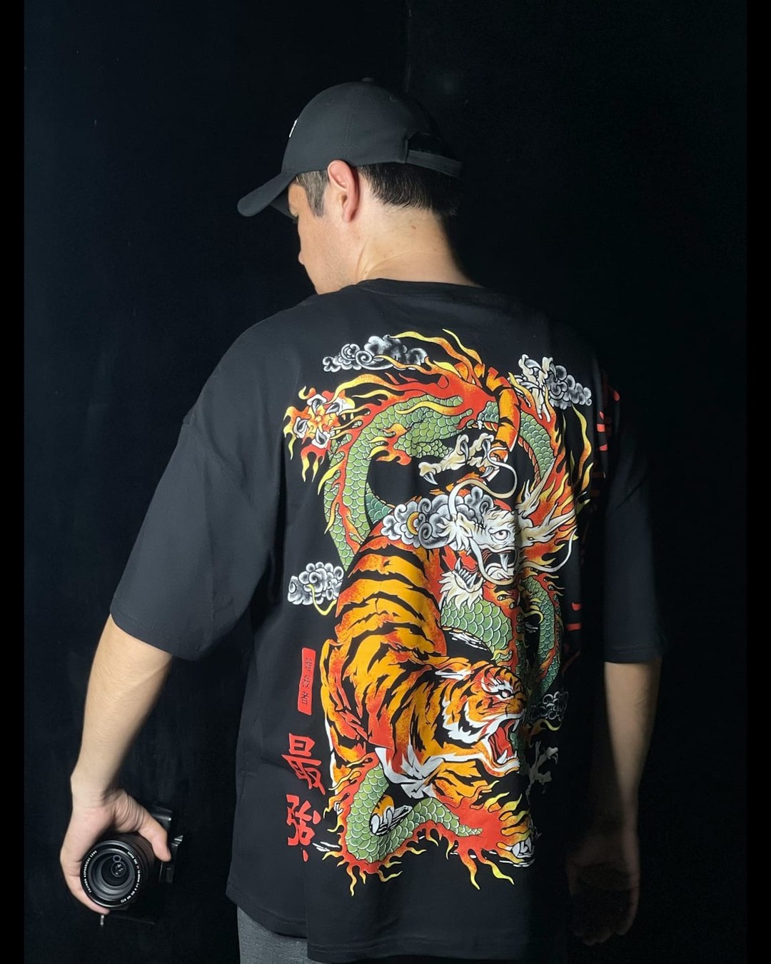 Celebrate your unique style with custom prints! Let’s turn your vision into reality at Creators Mark! ✨