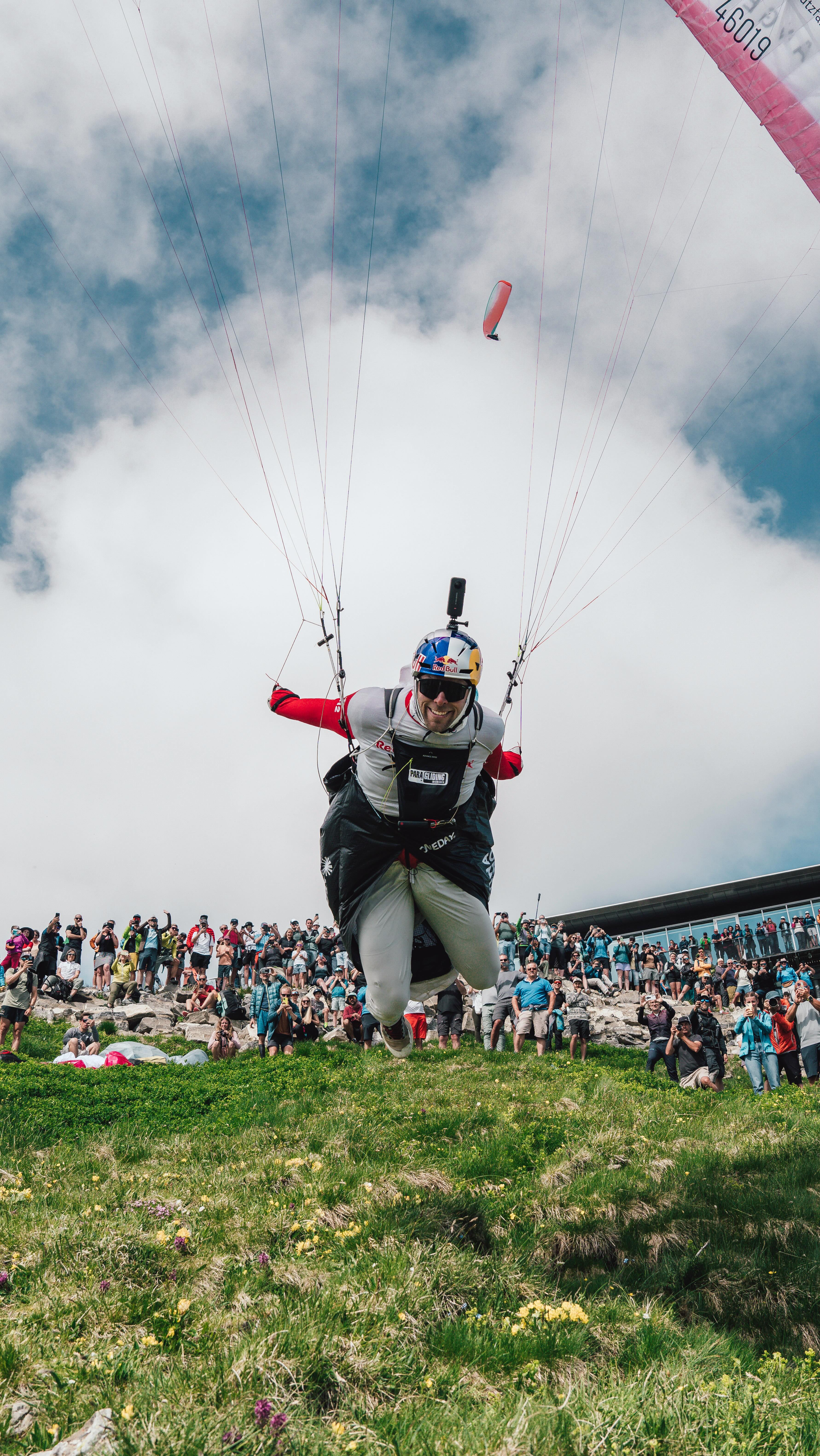 If you want to prevent your ankle from twisting during takeoff #savetyfirst ☺️😉
🎥 @shamsfilmmaker
@redbullswitzerland | @probon.ch | @3ssolarswiss | @ascona_locarno | @garagewenger | @advanceparagliders | @iem_ag | @blackyak_europe |@orbea | @raiffeisen_ch | @bruegger_keramik_ag_official | @julbo_eyewear | @oneday.swiss | @shv_fsvl | @axajungfrauregion | @leki.trailrunning | @xctracer | @muellersportgmbh | @expedint | @lurbelswiss
#makepeopledream #verleihtflügel #giveyouwings #probon #immerchlimehgäh #myasconalocarno #3SSwissSolarSolutions #Iem #advanceparagliders #blackyak #onedaycoaching #raiffeisen #julboeyewear #müllersport #xtracer #lurbelswiss #weareorbea #myorbea #expedint #exped #leki