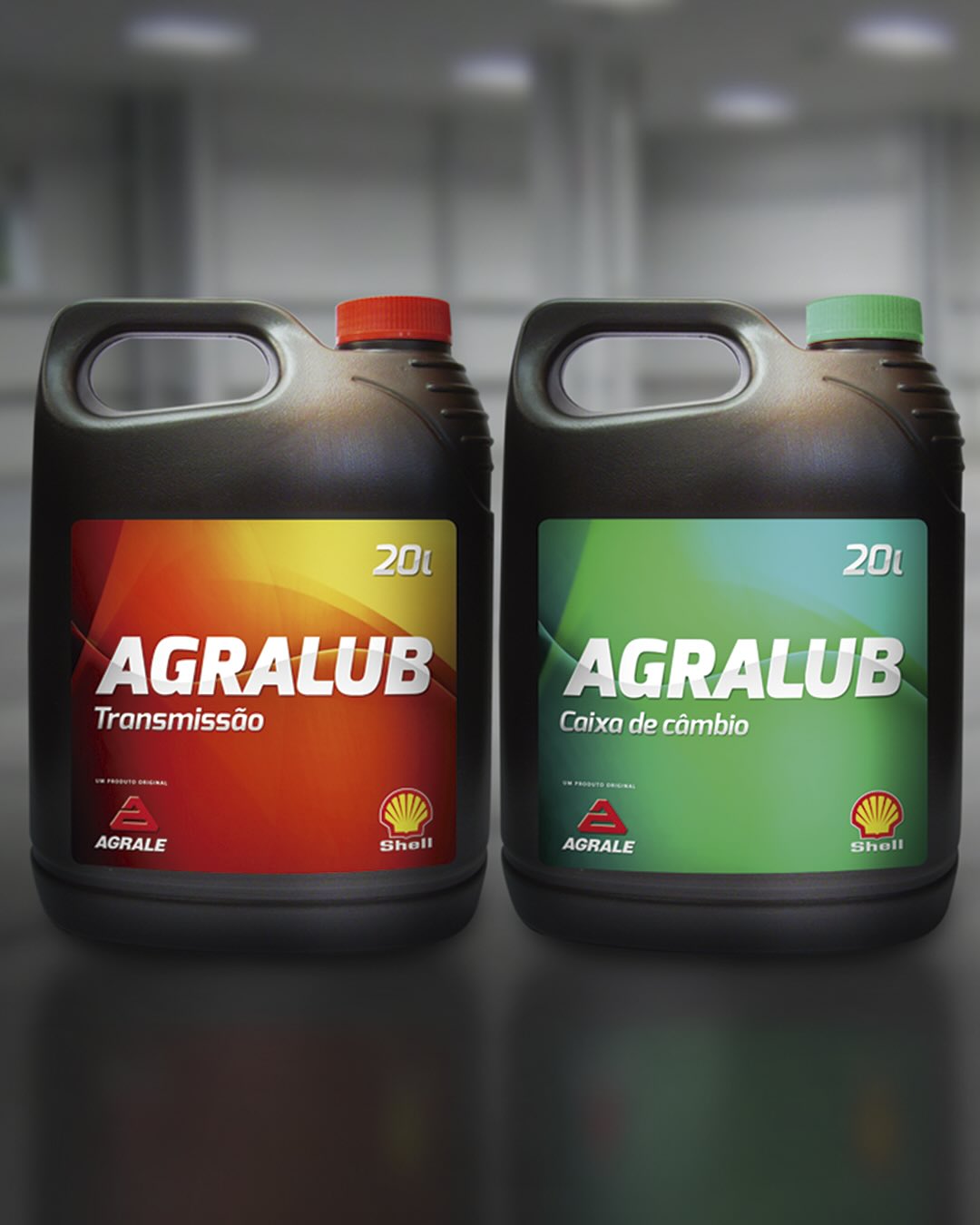 Mais um #tbt que nos enche de orgulho. Este projeto da linha Agralub, lubrificantes desenvolvidos para veículos Agrale, uniu pesquisa de mercado, estratégia e funcionalidade. A embalagem precisava comunicar robustez, desempenho e confiança com clareza e impacto visual.
A solução foi um design direto, com presença e identidade integrada ao universo técnico da marca Agrale. Um projeto em que o design não apenas protege o produto, mas também posiciona e amplia a percepção de valor junto ao mercado automotivo.
#packagingdesign #industrialdesign #brandingdesign #labeldesign #visualidentity #designestratégico #studiodedesign #brandstrategy #packaginginspiration #designbrasileiro