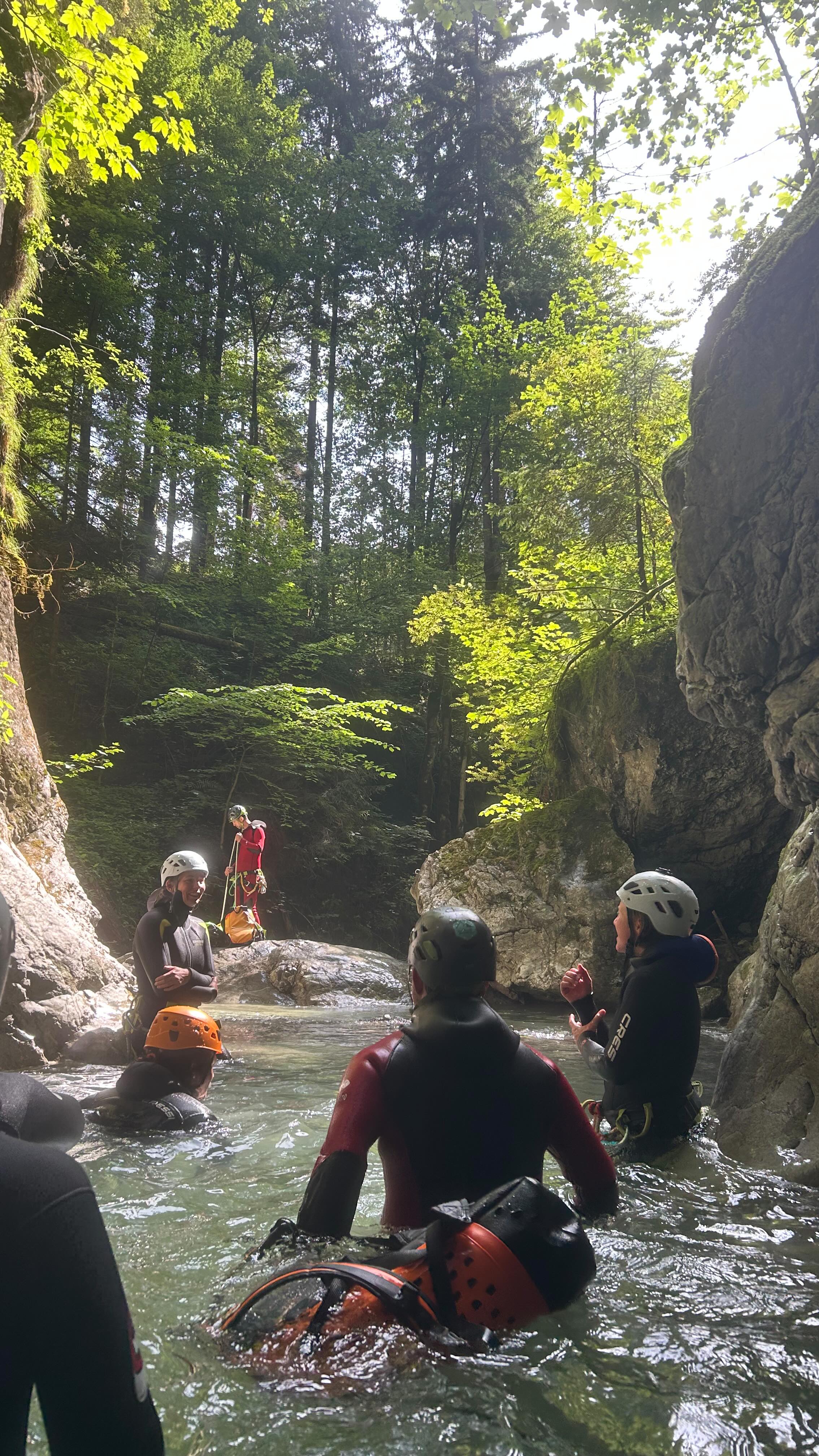 canyoning without a trending audio :)
#canyoning #outdoorfun #outdooradventure #urlaubinvorarlberg #schluchtenwanderung #wasser #beautifulnatur #reality #luckyguiding