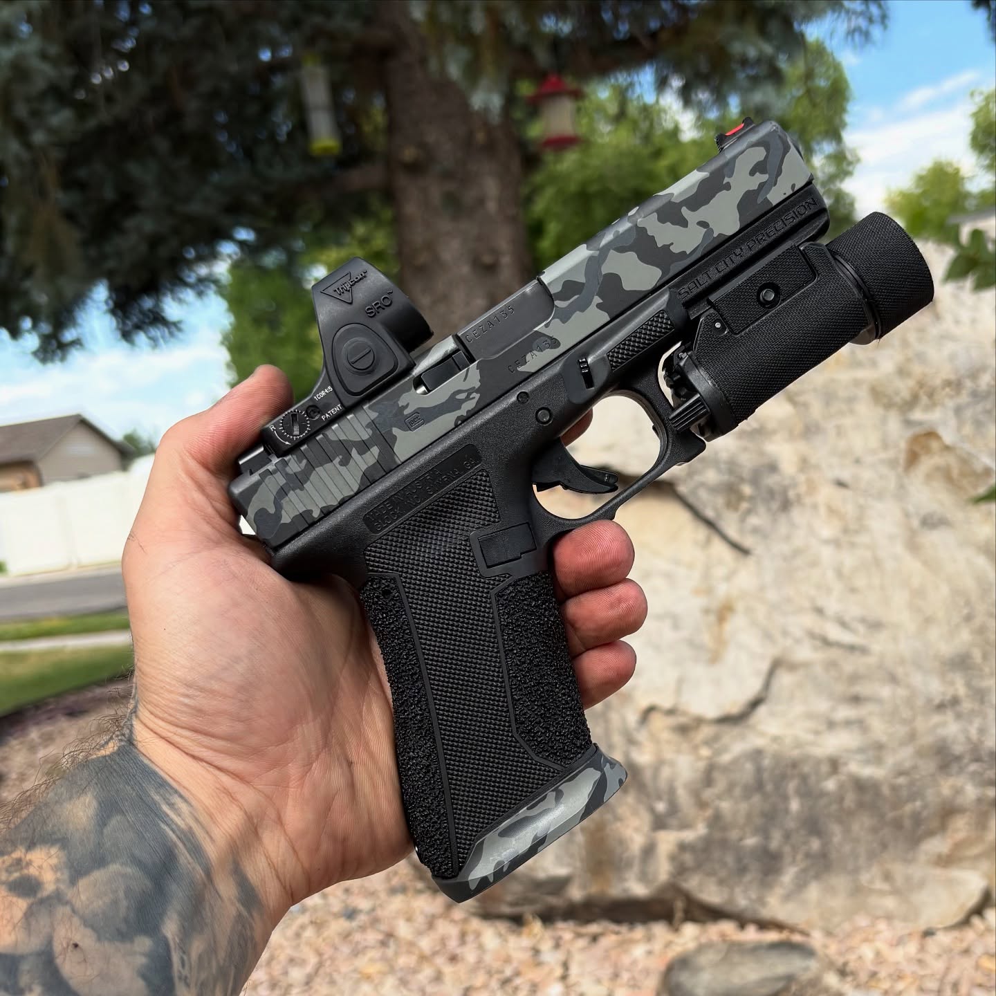 Gen 3 G17
RMR optic cut
Knurled hybrid stipple
Double undercuts, accelerator cut
Multicam cerakote slide and magwell