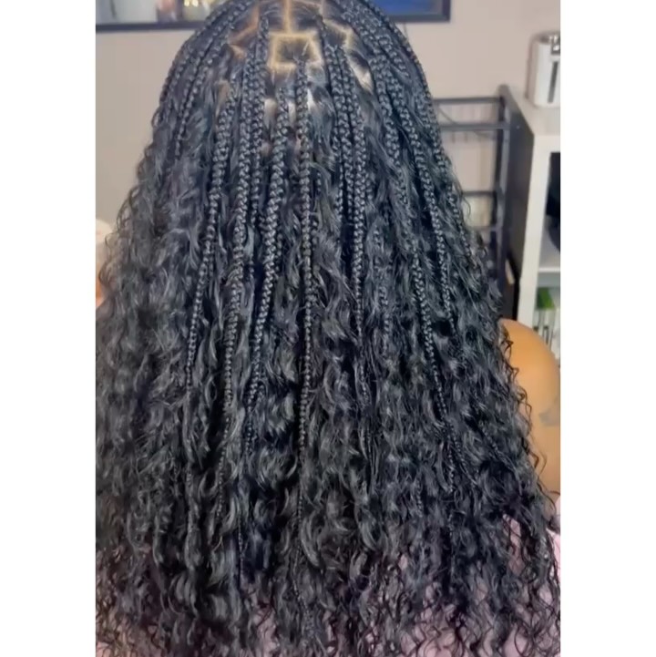 Hey hey! 💕
Just a heads up—tomorrow is my last full braid day while the @hairvival deal is still going!
Here’s what you can get right now:
✨ Feed-In Braids -- $65
✨ Select Kid's Styles -- $90
✨ Knotless Braids -- $180
✨ Bohemian Braids --$200
PLUS you’ll get $15 off your total + 10 bonus loyalty points 👑
DM me or hit the link in my bio to grab a spot before they’re gone!