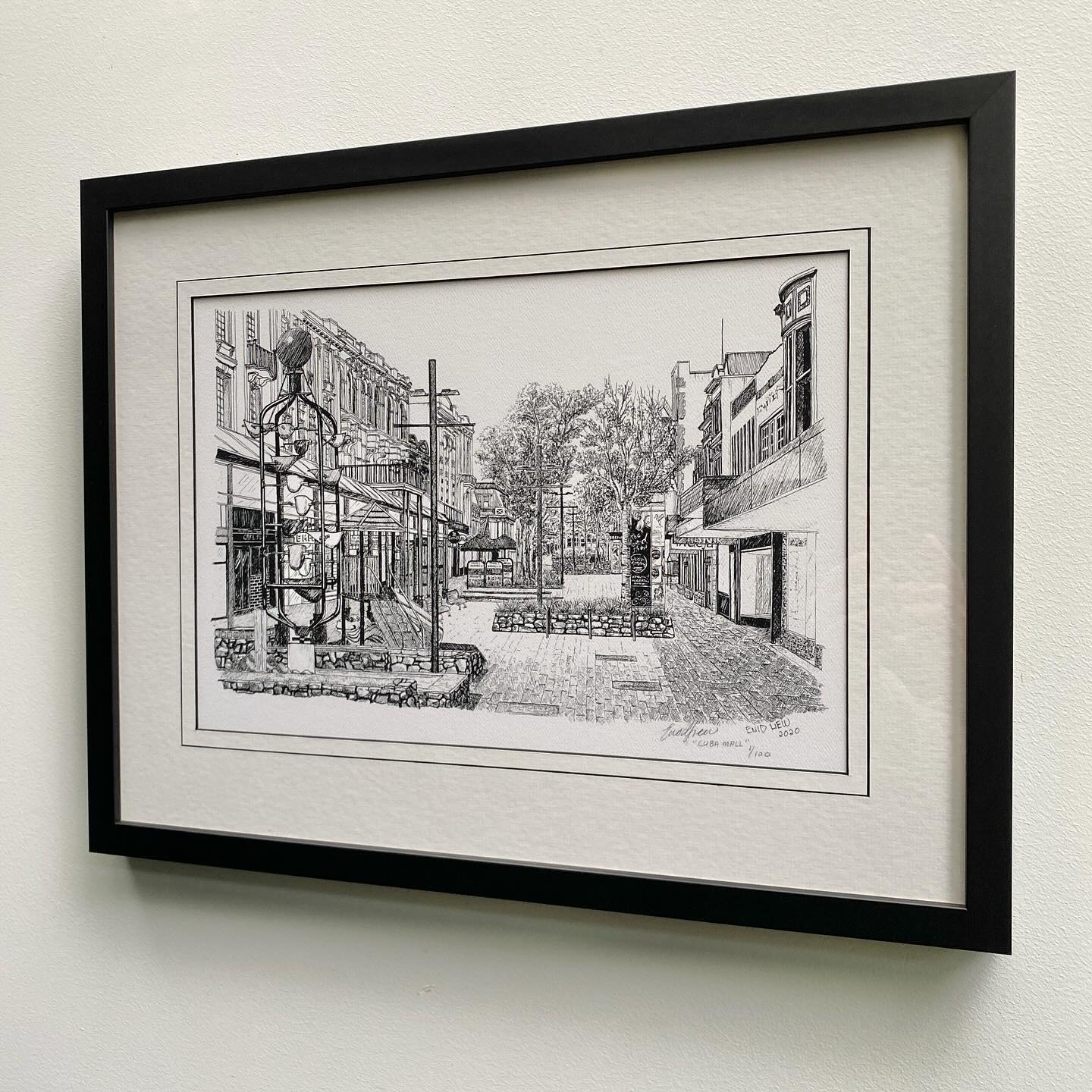 “Cuba Mall” by Enid Liew. Buy now in the gallery or online at our webstore!
#enidliew
#wellingtonartist
#cubamall
#bucketfountain
#avonframingsupplies
#wellingtonframers
#nzframers