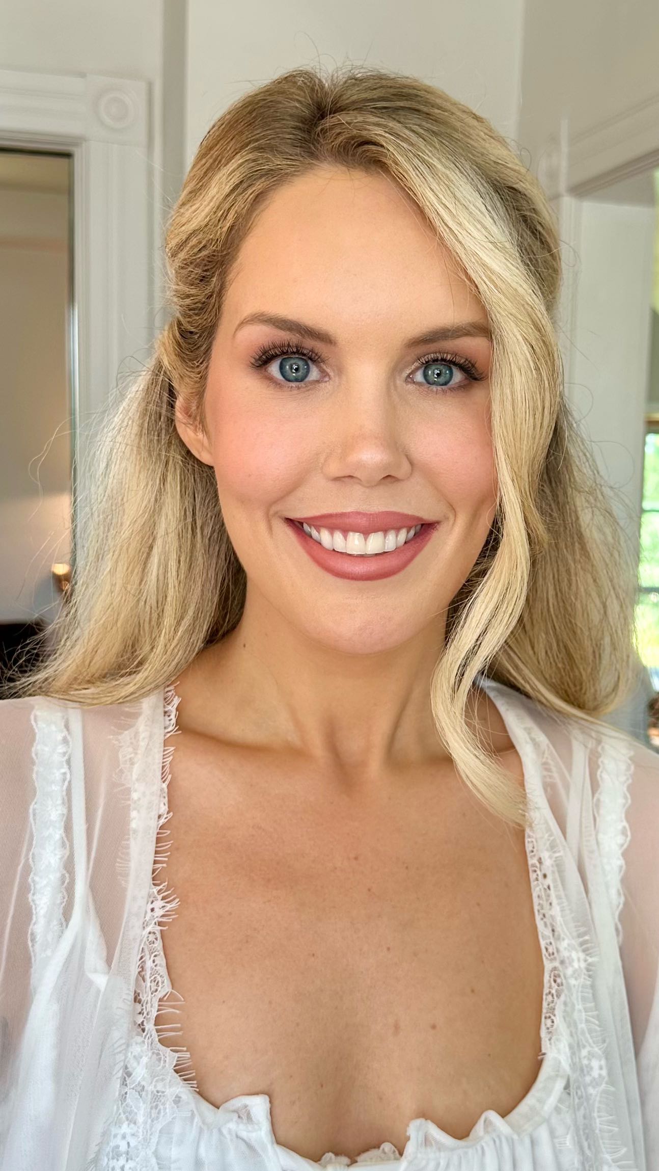 That flawless angelic bridal glow for beautiful bride Kendra! 😍 Thank you for trusting me with your glam 💖
💄⬇️
@temptu perfect skin airbrush foundation 👌
@charlottetilbury eyes to mesmerize cream shadow, flawless airbrush powder
@viseart neutrals eyeshadow palette
@tartecosmetics shape tape concealer + correctors, rose glow bar blush palette
@diorbeauty backstage glow palette
@hourglasscosmetics strobe light palette
@toofaced chocolate bronzer
@anastasiabeverlyhills brow powder palette
@maccosmetics fix + stay over setting spray, whirl lipliner
@lorealparis black waterproof voluminous mascara
@ardellbeauty naked cluster lashes
@maybelline vinyl liquid lipsticks
@embryolisseca lait crème
——————————————————
Venue @thebrighthousefarm
BTS video content @the_modern_vow
Wedding photos @aleciapatrick
Planner @bailliedavidandco
——————————————————-
SAVE for inspo + SHARE with a future bride-to-be! 💞✨
#colourationsmakeup
Luxury wedding makeup and hair
Kingston Ontario makeup artist
Kingston Ontario hairstylist
Prince Edward County makeup artist
Prince Edward County hairstylist
1000 islands makeup artist
Quinte West Ontario makeup artist
Eastern Ontario makeup artist
Ottawa makeup artist
Kingston Ontario airbrush makeup artist
Prince Edward county airbrush makeup artist
Soft glam makeup, natural bridal makeup, flawless natural bridal beauty, bridal makeup and hair, flawless airbrush makeup, wedding party makeup and hair, kingston wedding vendors, prince Edward county wedding vendors, 1000 islands wedding vendors, bridal makeup inspiration, wedding makeup inspiration, wedding hair, wedding makeup