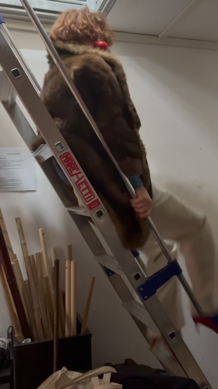 Fill in the rest of this caption: “The day before the performance looks like…”
Just a reminder to keep watching our stories and join us for a final performance festival tomorrow:
🤡 Clown starts at 11.45 am
🕺The Human Instrumentalist at 3.00 pm
👐The YOU you don’t know at 5.00 pm
Video credit: @mairead0neill with the amazing @walker_kemp
#accademiadellarte #fun #finals #theatre #actors #clown #performingarts #physicaltheatre #actortraining #studyabroaditaly #college #university #italy #lol #scuoladiteatro #theatreschool #italy #arezzo