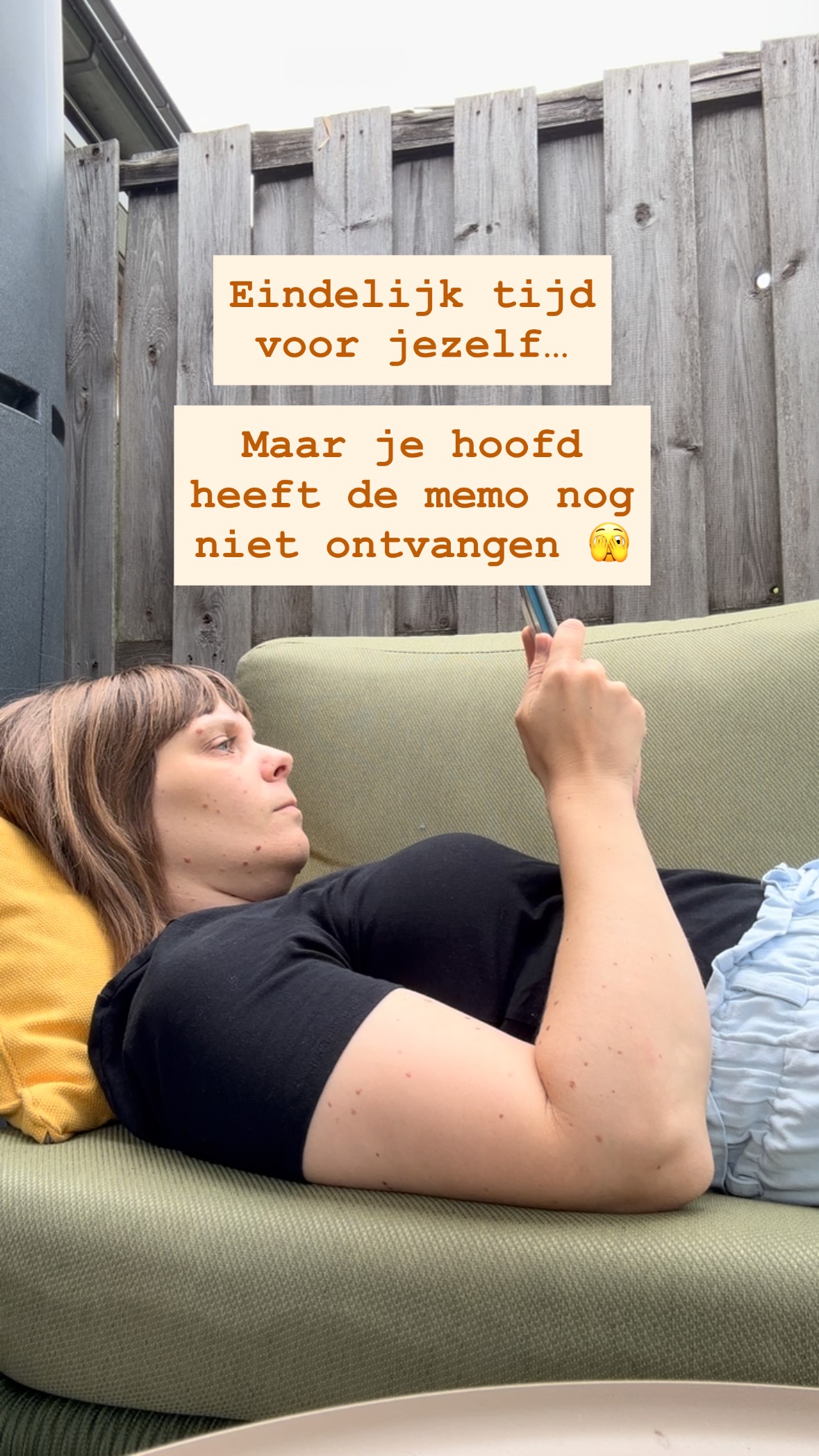 Of je nu al vakantie hebt of (nog) niet, dit herken je vast:
⚡️Je bent ‘vrij’… maar je hoofd draait nog overuren 🤯
⚡️ Je blijft denken aan alles wat je nog moet (of wilt… 🙈) doen
⚡️ Je voelt spanning in je lijf - bijvoorbeeld in je buik of schouders 🙁
⚡️ Het lukt je nog niet om écht te ontspannen… 😔
Als je hierboven één keer - of vaker - dacht: check… ✅ dan heb ik iets speciaal voor jou.
Met Adempauze krijg je een ontspannen lijf en rust in je hoofd.
☀️ 3 dagen, 3 ademoefeningen.
☀️ Ondersteund door een verdiepende vraag. Om over te mijmeren of journallen.
☀️ Maximaal 8 minuten, zodat je het altijd ergens in je dag kunt passen.
☀️ En: gewoon gratis. In je mailbox.
Gun jij jezelf die extra ontspannen zomer?
Je vindt de aanmeldlink in mijn bio. Of reageer hieronder met ‘pauze’ en dan stuur ik je de link in je DM!
♥️
#adempauze #gratis #ademoefening #ademwerkdriebergen #nietzweverigweleffectief