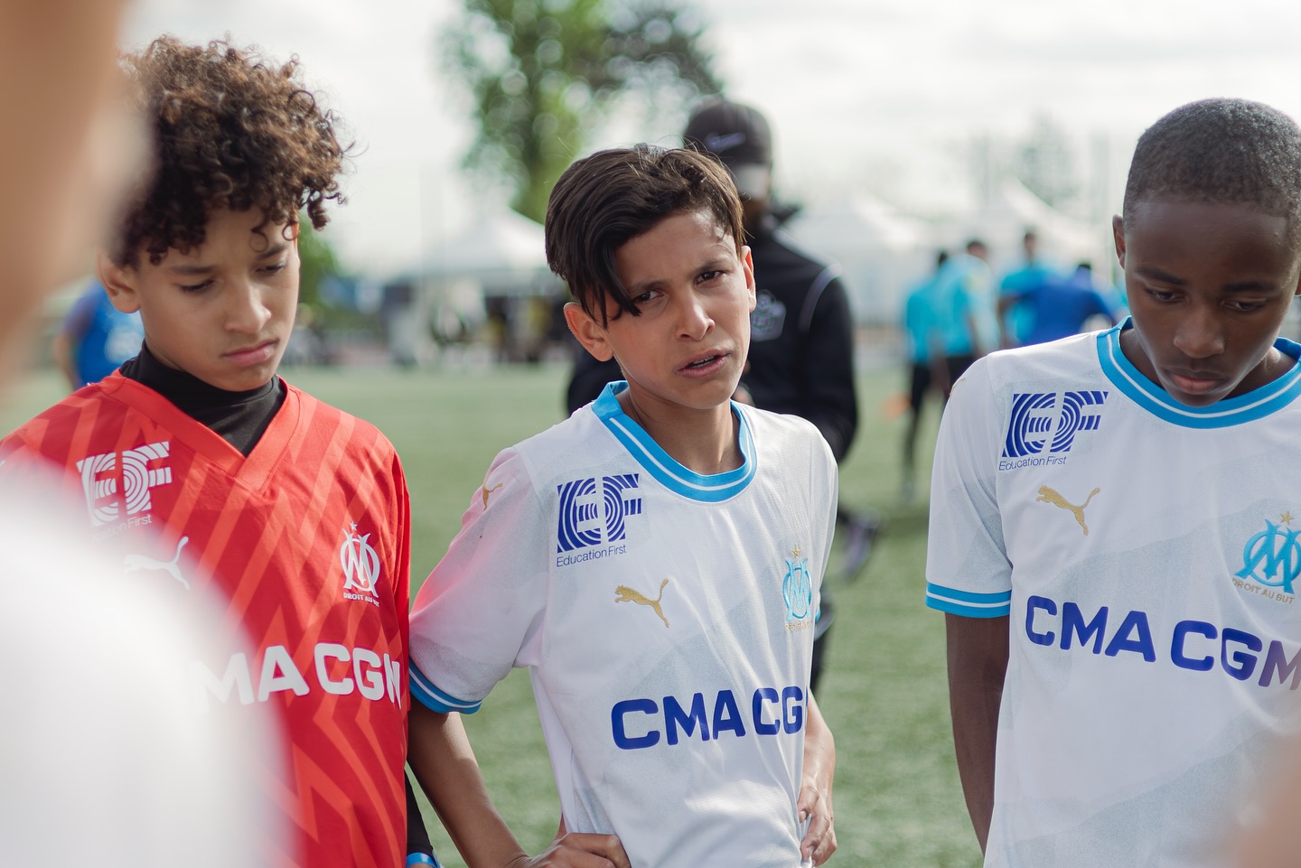 La défaite aussi forge les champions.
Focus Sport Club.
.
.
.
#EmotionFoot #FootballJeunesse #LarmesDeFoot #PassionFootball #FootFormation
#JeunesTalents #ApprendrePerdre #ValeursDuSport #FootballLife #FootballEmotion
#FocusSportClub #FootFrançais #MatchDay #FootPassion #Respect