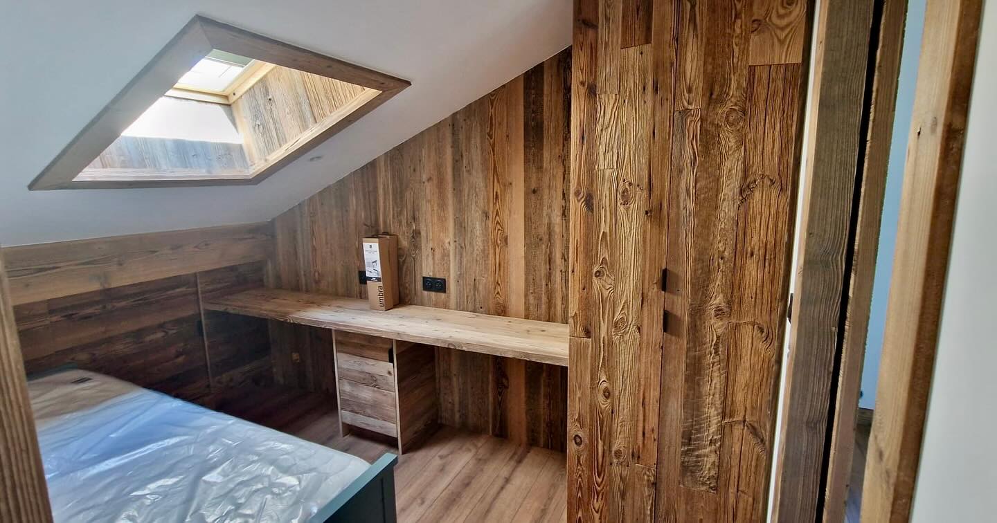 Appartement Huskies 🐺
.
.
.
#saintgervaislesbains #megeve #paysdumontblanc #prazsurarly #valdarly #montblanc #moutains #maitredoeuvre #suividechantier #chantierencours #appartement #montagne #entrepreneur #frenchalps #chantier #wood #interiordesign #chantierencours #renovation #suividechantier #style #conception #amenagementinterieur #projet #travaux #alpinterieur #bois #btp #realisation #chalet #renovationchalet
Bertrand DESMONS 📲+33 (0)6 24 22 25 79 💻contact.alp.interieur@gmail.com