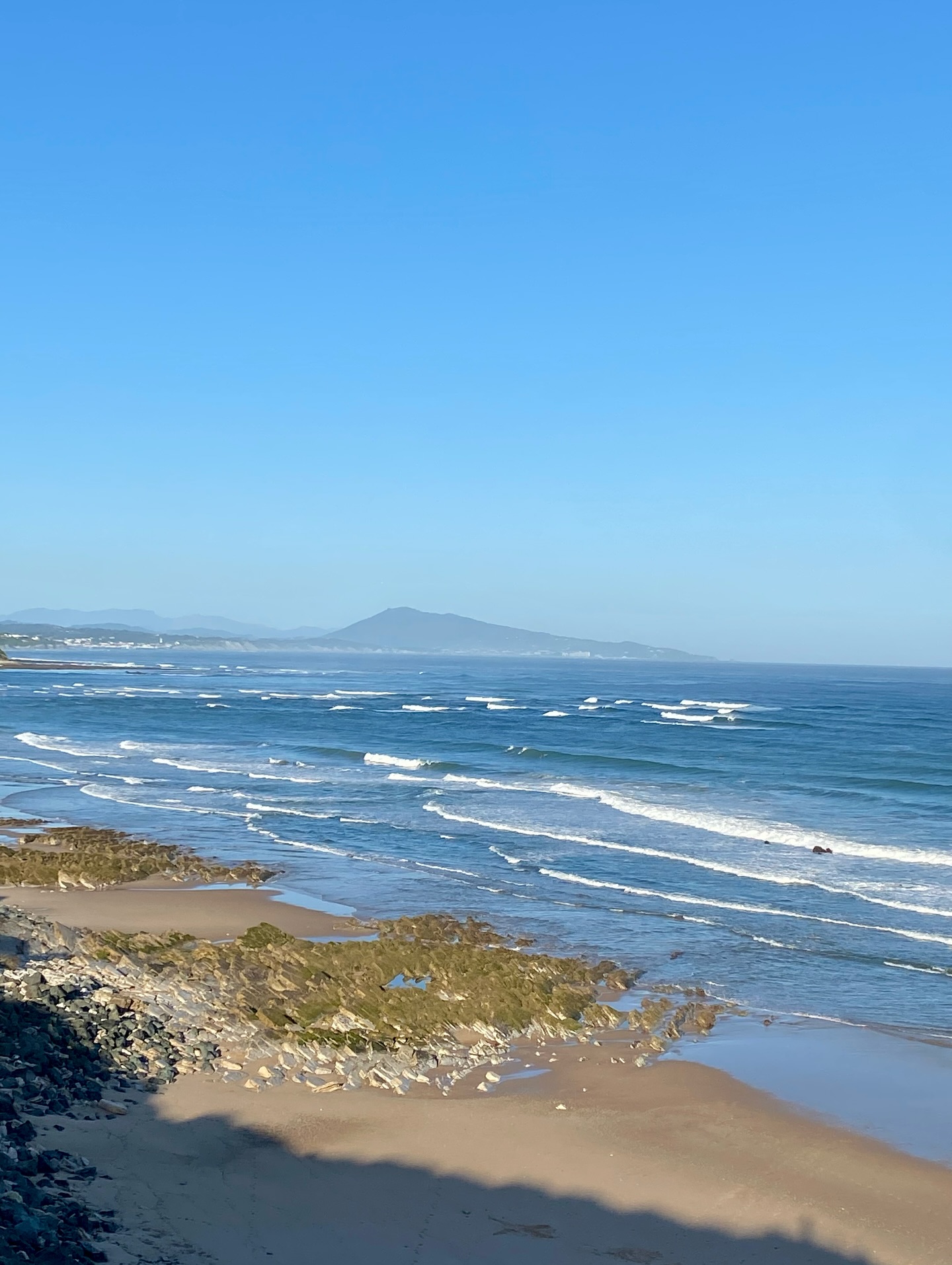 Have a “Blue”tiful day 🤙💙
#ocean #bluetherapy #surf #nature #bidart #landascape