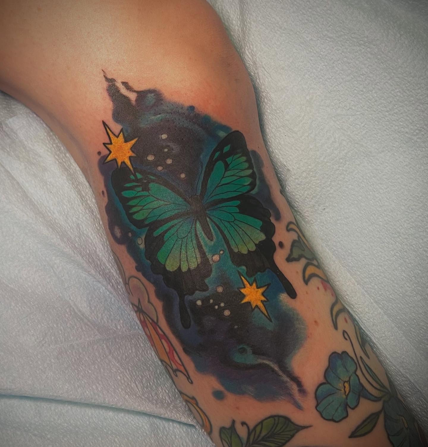 Celestial bodies 🦋
#watercolortattoo#butterflytattoo#naturetattoo#halaxy #tattoo #girlswhotattoo #kentuckytattooers #neotradtionaltattoo #illustrativetattoo #eternalinks#procreate#bishoprotary#paducahcreativecity#neotrad