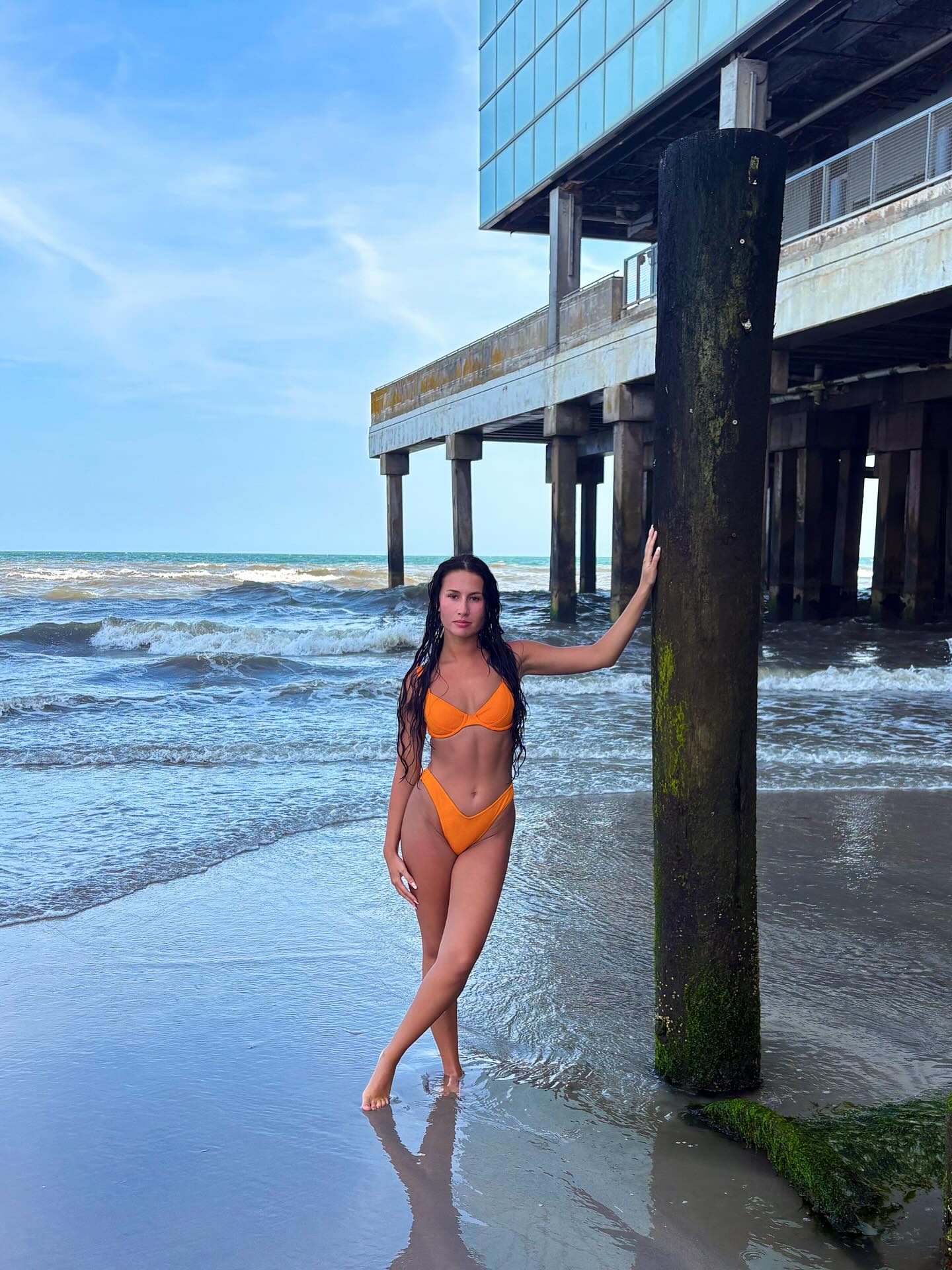 Oceanside entertainment in AC 🦀
A blue crab tried to get my ankle💙✨