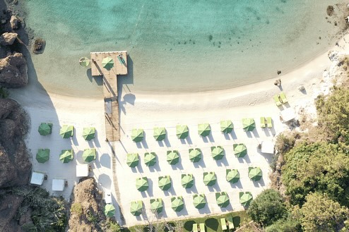 TURKEY 🇹🇷
As the Summer holidays get underway you might be thinking ahead to October half term and a client favourite destination for the shoulder seasons is Turkey.
Turkey has it all – turquoise waters, golden beaches, and resorts that go the extra mile for every generation. Here are my top picks for unforgettable family stays:
• D Maris Bay, Marmaris @dmarisbay
Luxury in every detail – pristine beaches, scenic boat trips, and family adventures set against breathtaking views.
• Hillside Beach Club, Fethiye @hillsidebeachclub
A hidden paradise with family-friendly beaches, kids’ clubs, and endless activities – the perfect balance of relaxation and adventure.
• XO Cape Arnna, Bodrum @xocapearnna
Stylish, serene, and family-conscious – with private coves and curated experiences for adults and little ones alike.
• Maxx Royal Belek @maxxroyalbelek
All-inclusive redefined! Think waterparks, kids’ shows, and gourmet dining – with world-class service for the whole family.
• Lujo Hotel, Bodrum @lujohotel
Where creativity meets luxury – with art workshops, fun zones, and ultra-modern comfort for all ages.
• Six Senses Kaplankaya @sixsenseskaplankaya
Wellness with a family twist – reconnect with nature, explore ancient ruins, and enjoy holistic activities together.
Get in touch to plan your dream family holiday in Turkey now – your paradise awaits! 🤍
#octoberhalfterm #octobergetaways #FamilyTravel #TurkeyHolidays #LuxuryFamilyResorts #TravelWithKids #TurkishGetaway