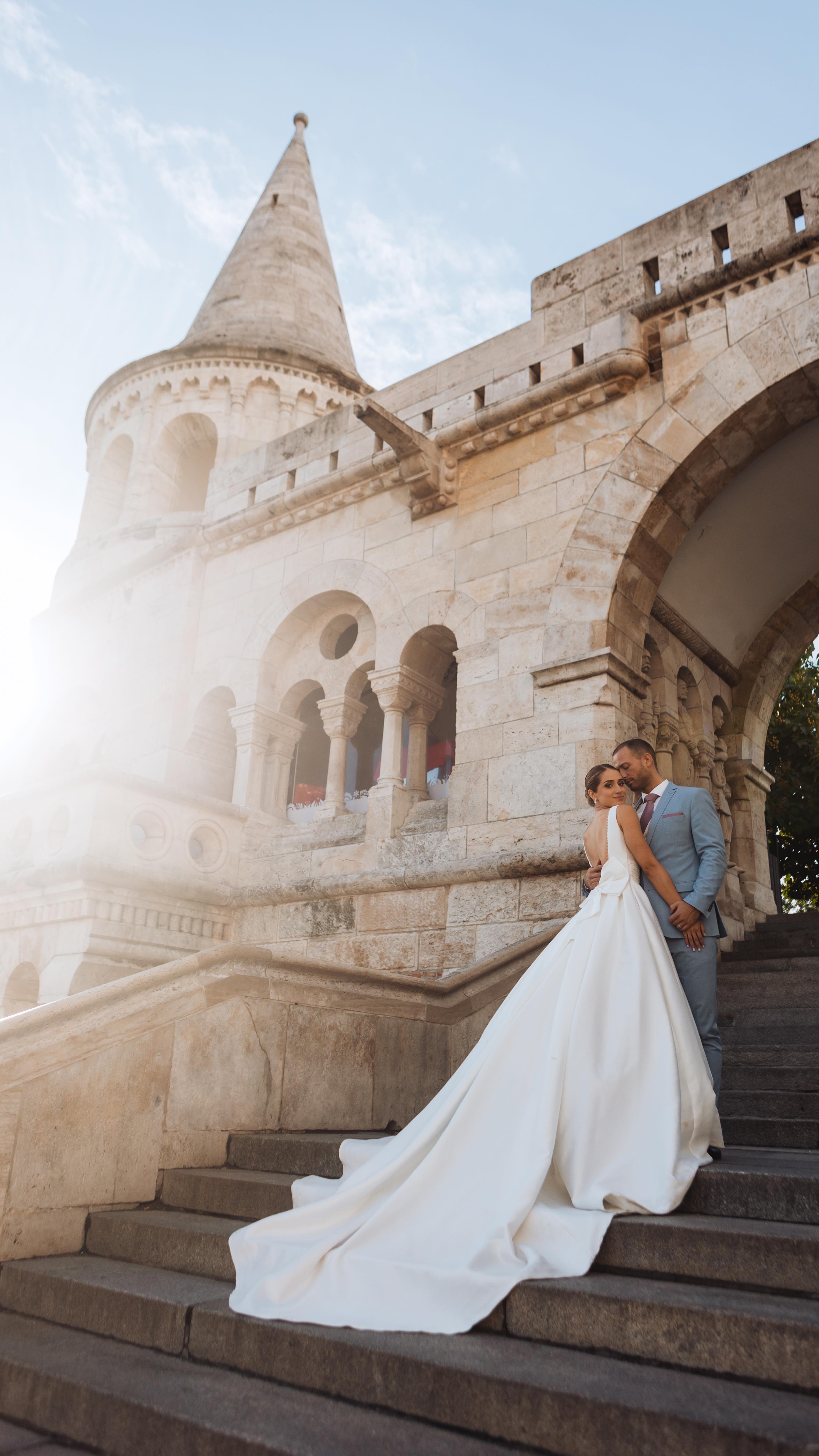 #reklám| Megmutatom, mi történik a fotózás után, hogyan zajlik nálam az utómunka!🤍➡️
Fontosnak tartom, hogy ne csak digitálisan legyenek elérhetőek az esküvői képek. A vászonképeket a @vaszonkep.hu oldalról szoktam rendelni, ahol 100% pénzvisszafizetési garancia van, 1-2 napon belül elkészül a vászonkép és minden rendelés mellé ajándék vászonnyomatot kapunk. ✨
Alig várom, hogy a következő fotózásom képét is ilyen formában láthassam!😍
#saramagyarphotography #eskuvoifoto #eskuvoifotos #eskuvoifotozas #vaszonkep #otthondekor #egyediajandek #ajandekotlet