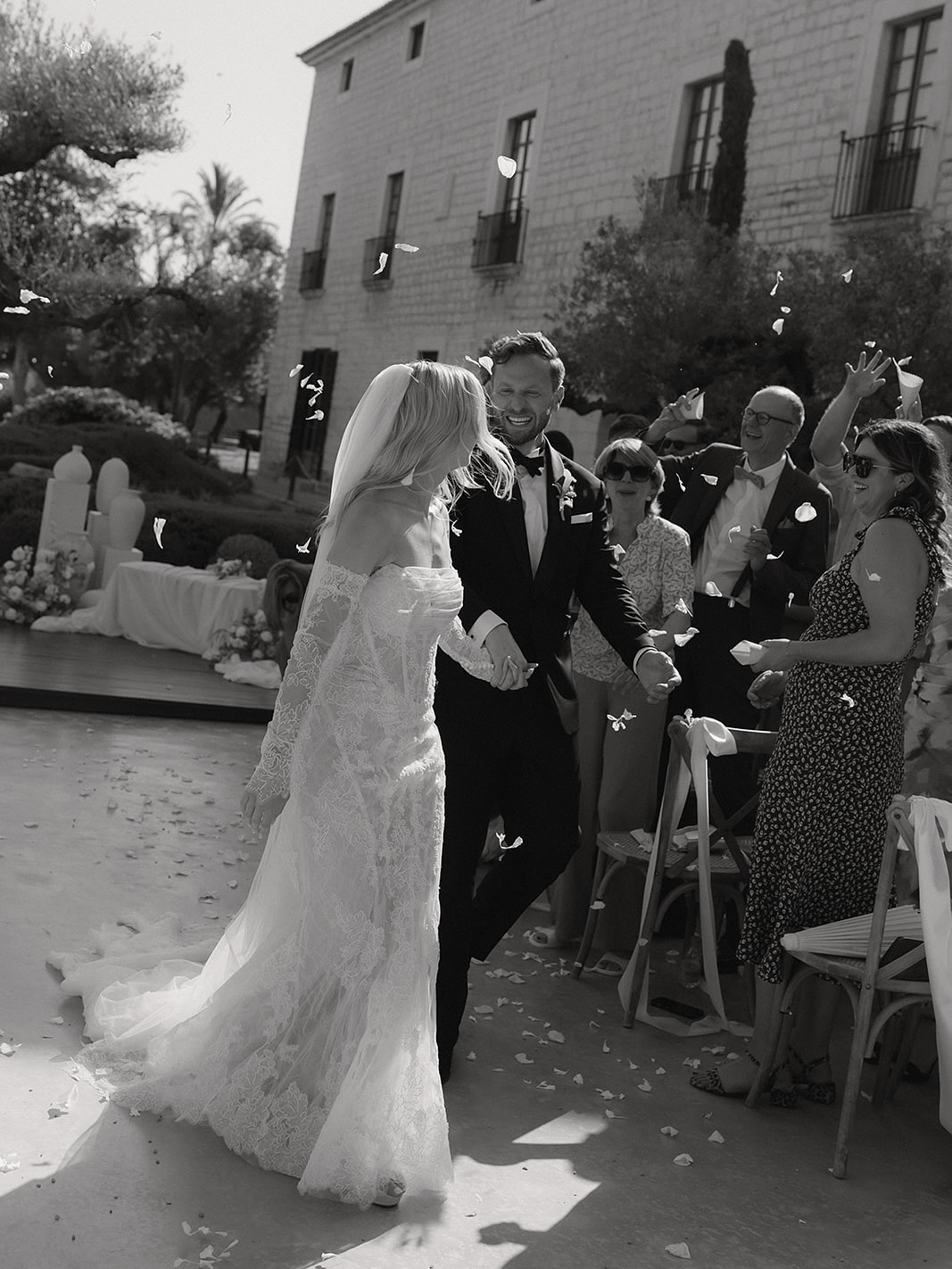 🤍
Venue: @finca_morneta
Ceremony: @vertrautsein
H&M: @lauragisbert_stylist
Flowers: @fiori_di_testa_flowerdesigner
Catering: @totapunteventscatering
DJ: @lucaschitodj @valerio.latina
Edited with: @marinaandchrispresets
#wedding #weddingphotography #destinationwedding #weddingdetails #hochzeitsfotos #mallorcawedding #spain #marinaandchris #marinaandchrisphotography