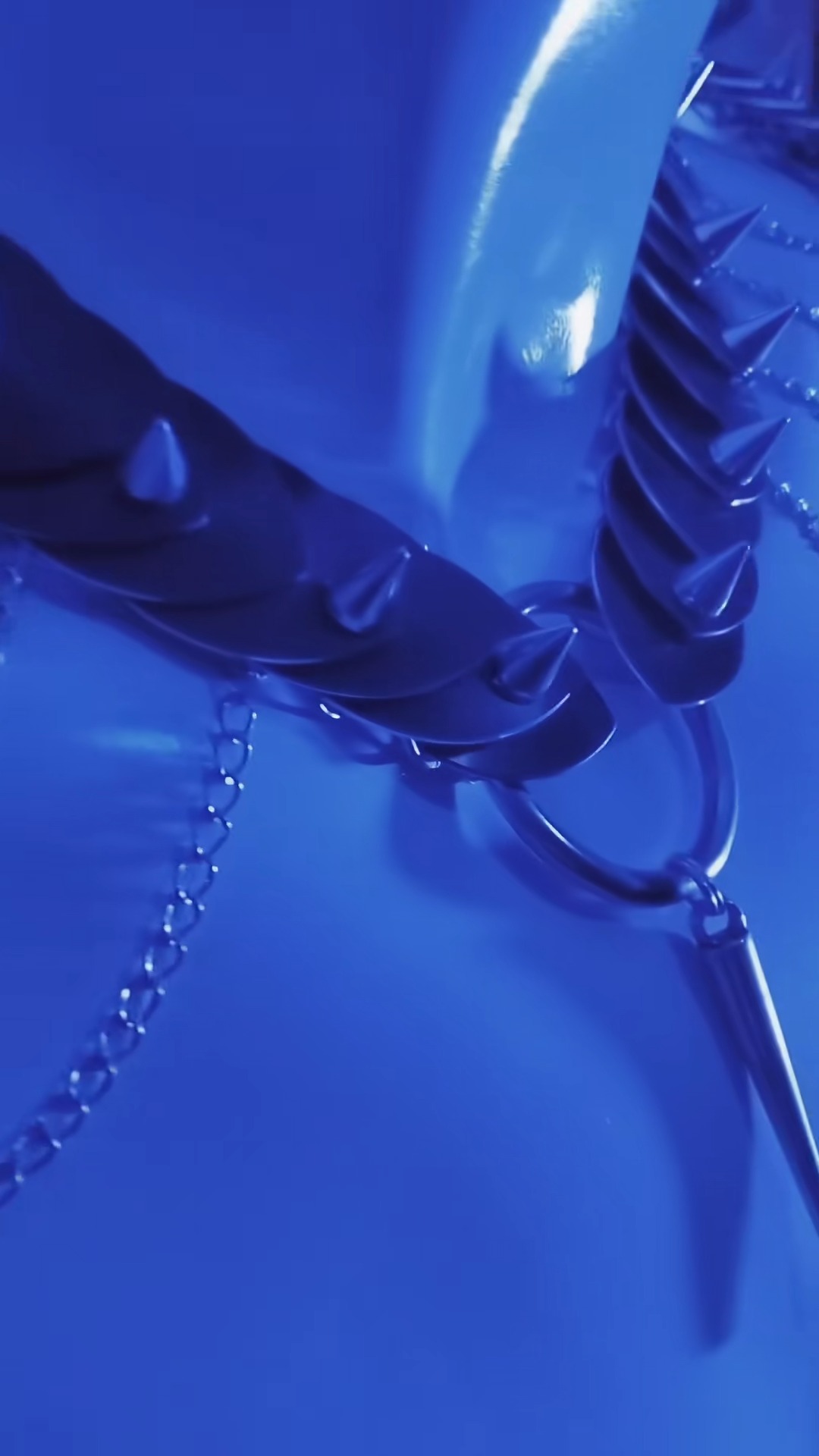 Our new spiked dragonscale armour has recently been released! This design has been in the works since October 2024 and has finally become a reality. We love it...what do you think? ⚔️
#scalemaillejewellery #chainmaille #apparitionatelier #handcrafted #jewellery #chainmail #scalemail #chainmaillejewellery #scalemaille #chainmailleartist #medievaljewellery #alternativejewellery #gothicjewellery #fantasyjewellery #designerjewellery #modernmedieval