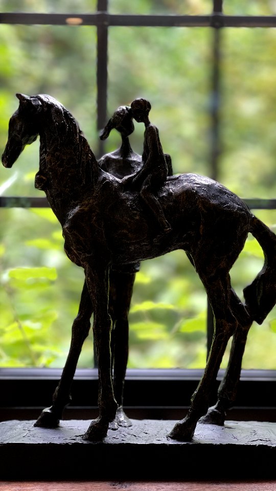 Britain’s most elegant countryside escape: blending polo heritage with Royal refinement
⠀
Nestled in the Berkshire countryside 80 minutes from central London, 24 minutes from Heathrow, 17 minutes from Windsor Castle, and 12 minutes from the Royal Ascot Racecourse, @coworthpark blends timeless charm with modern sophistication
⠀
Coworth Park dates back to 1776, when the original Georgian manor house was built by William Shepheard, a wealthy East India merchant
⠀
Over the centuries, the estate passed through the hands of several prominent families, including Lord Stanley, later the 17th Earl of Derby, who used Coworth as a countryside retreat
⠀
Coworth Park has a long history associated with horse breeding and polo. In the early 20th century, it became well known for its racehorse training stables – a legacy that continues today with the property’s own polo fields
⠀
Both Prince William and Prince Harry have played polo at Coworth Park, continuing a tradition of royal involvement
⠀
Located just a stone’s throw from Windsor Great Park, Coworth Park has often been frequented by royalty and high society
⠀
In the 19th century, the future Prince of Wales (later King Edward VII) and Princess Alexandra visited the estate while attending Ascot – marking its longstanding aristocratic and royal appeal
⠀
In 2018, Coworth Park made headlines as Prince Harry’s chosen retreat the night before his royal wedding, confirming its place among Britain’s most exclusive country escapes
⠀
📌 What Makes Coworth Park Special:
⠀
Part of the Dorchester Collection, @coworthpark is the only UK hotel with its own private polo fields, managed in association with Guards Polo Club
⠀
It’s also home to the Michelin-starred Woven by Adam Smith, where fine dining meets seasonal storytelling
⠀
The interiors blend classic English charm with contemporary flair, while the eco-conscious spa, nestled in a lime grove and partially buried in the landscape, offers a truly grounding experience
⠀
A blend of country charm, equestrian tradition, and modern luxury
⠀
➡️ Get in touch with our Luxury Travel Specialists on +44 746 786 23 53 | reservations@serenitymiles.com