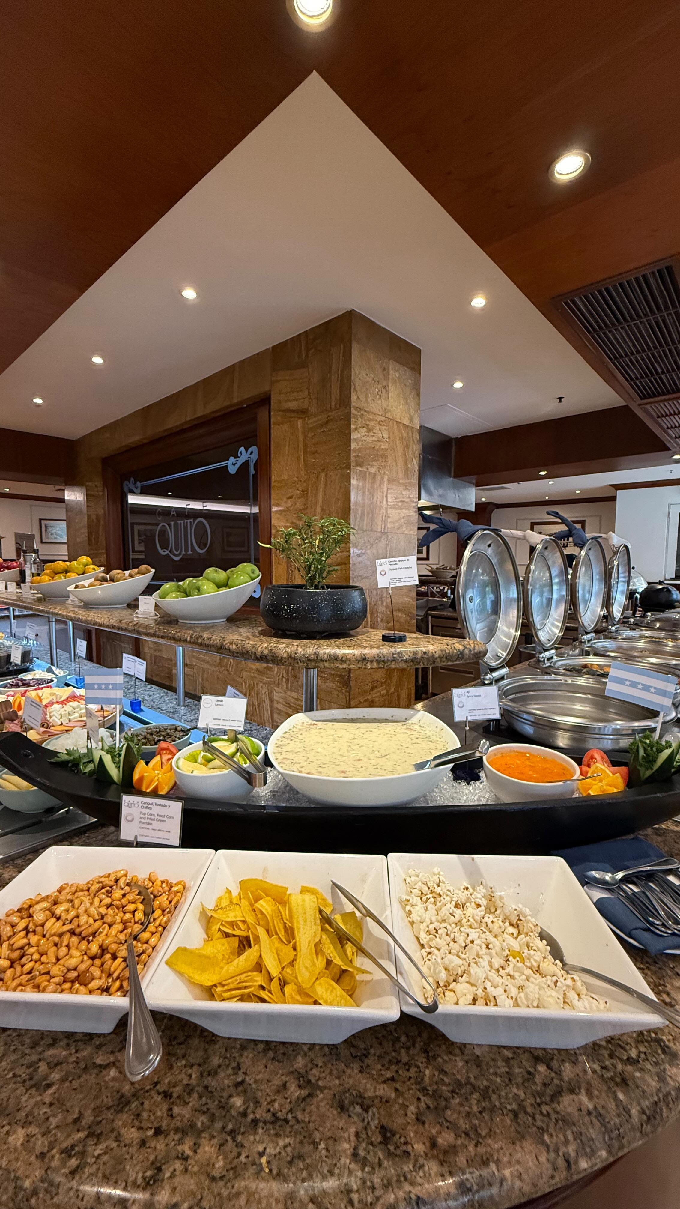 🎉 ¡Las Fiestas Julianas se celebran al mejor estilo de Swissôtel Quito! 🇪🇨🔥
En Café Quito, nuestro Chef ha preparado un almuerzo buffet lleno de sabor y tradición guayaquileña, con toques únicos que te sorprenderán:
🦀 Cangrejos
🔥 Estación activa de parrilla
🍤 Platos típicos muy guayacos
Y muchas más delicias para que disfrutes en grande estas fiestas.
📅 Disponible de viernes a domingo
🕐 De 12:30 a 15:30
💵 $35,00 por persona (impuestos incluidos)
📍 Te esperamos en Café Quito para saborear, celebrar y repetir.
¡Reserva ya y vive un almuerzo sin fronteras, con el sabor de la costa!
💬 Reserva online link en la BIO
📞 Teléfono: 393 5200
#CaféQuito #FiestasJulianas #SaborGuayaco #BuffetSinFronteras #SwissotelQuito #AlmuerzoBuffet #QuitoCelebraGuayaquil