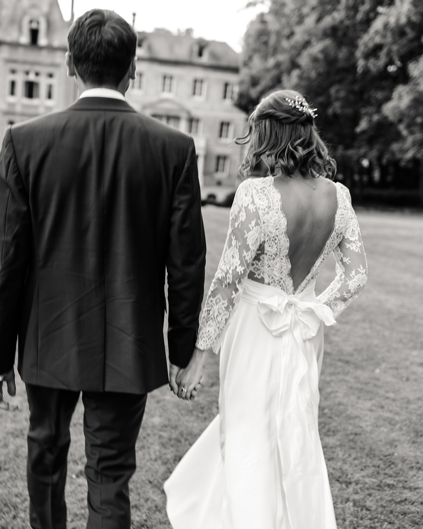 Futurs mariés 2026, c’est le moment ! ✨
Si vous rêvez de photos naturelles, authentiques et pleines d’émotions pour votre grand jour, ne tardez pas à réserver votre date 📅
Mon agenda commence à se remplir et je ne prends qu’un nombre limité de mariages chaque année pour vous offrir toute mon attention 💓
Envie d’en savoir plus ? Écrivez-moi, je serai ravie d’échanger avec vous sur votre projet ! 🤍
————
#melanievauryphotographe#mariage2026#futursmaries2026#futuremarie2026#demandeenmariage