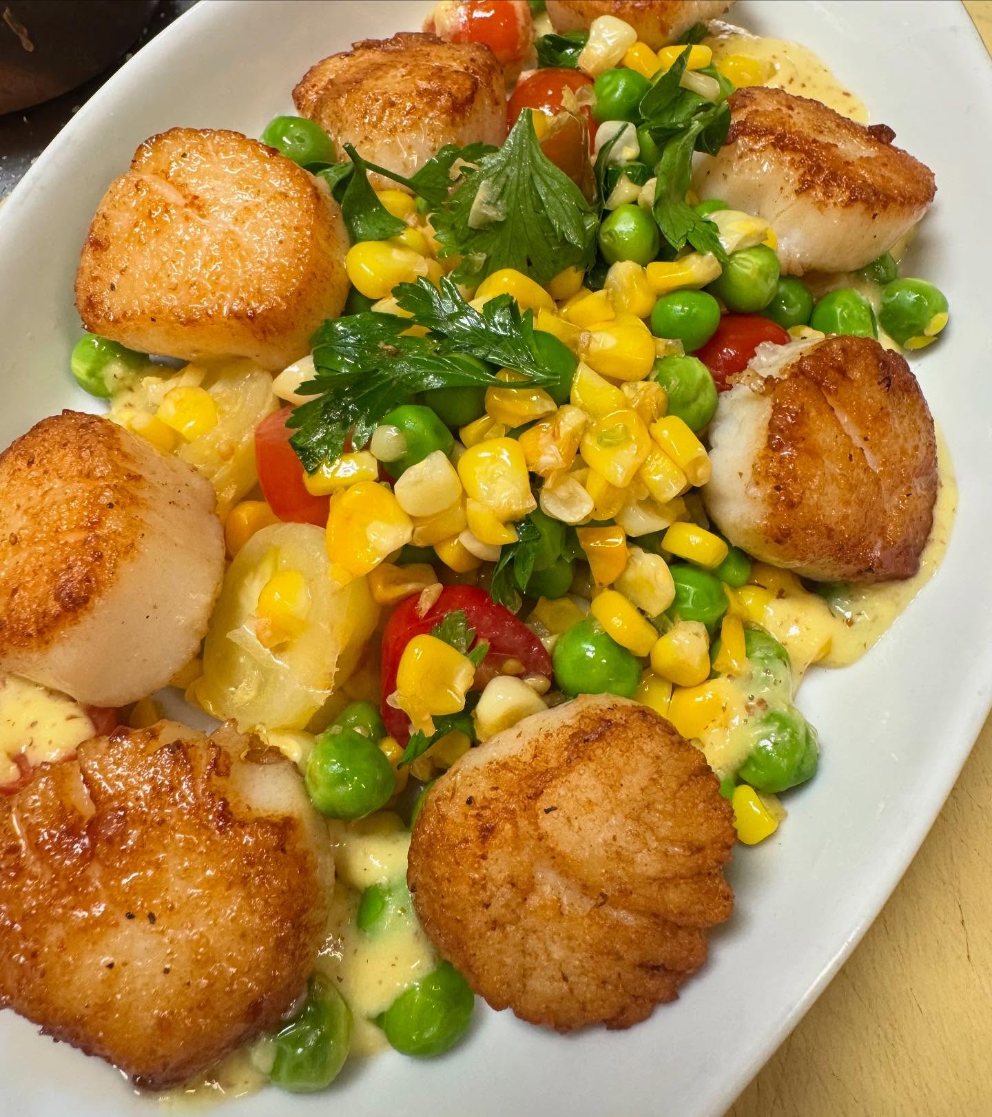 Day Boat Scallops @copperkettlecafe #copperkettlecafe #hartsdale #scarsdale #eaaaaats #westchester #westchestercocktails #westchestereats #comfortfood #dobbsferry #edgemont #hartsdaleeats #foodporn #copperstyle @resy