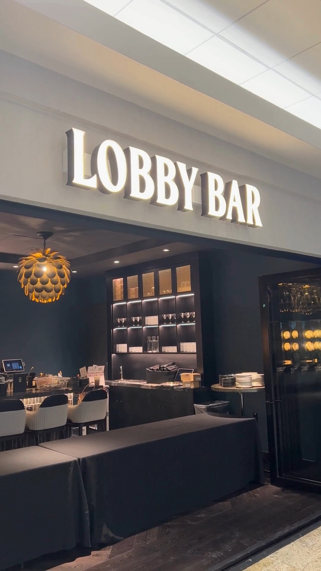 Meet your new favorite spot at the Radisson! 🍸 Located on the main level, our Lobby Bar is the perfect mix of style and comfort. Sip on crafted cocktails, explore our curated wine and beer selection, and pair it with light bites you’ll love.
#KalamazooEats #RestaurantWeek2025 #FoodieAdventure #SupportLocalRestaurants #KzooDining #EatLocalKzoo #FoodieFest #SipSavorVote #WinterCocktailChallenge #DiningOut #FoodLoversParadise #KalamazooFoodScene #FinalWeekendFeast #kalamazooevents