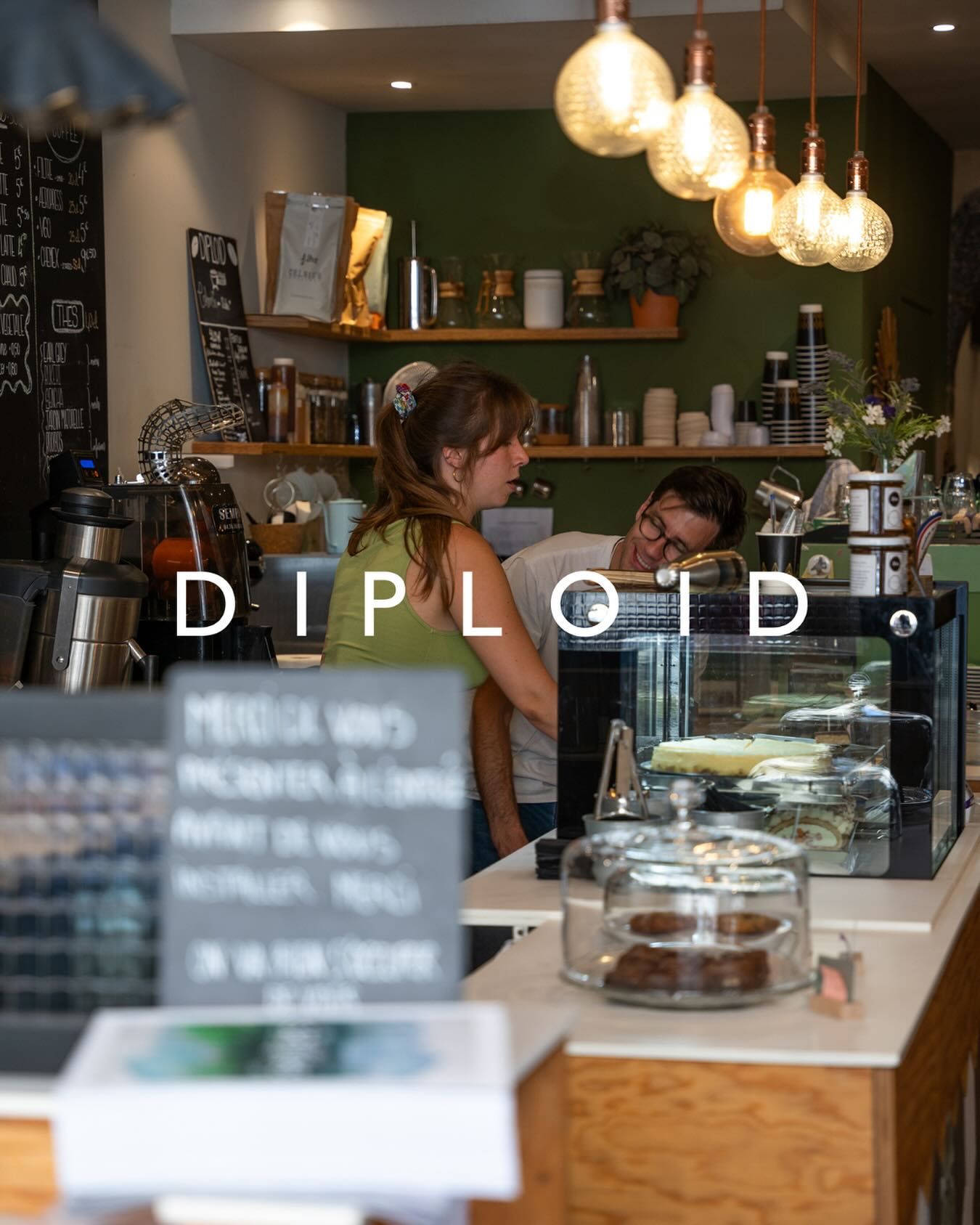 L’équipe du Diploid sera en vacances à partir du 5 août. On se retrouve en 23 reposés et prêts à vous accueillir de nouveau 😉. D’ici là belles semaines à tous ☀️
#vacances #coffeeshop #fermetureestivale #lyonfood #slaketerreaux
Photos @studiocraime