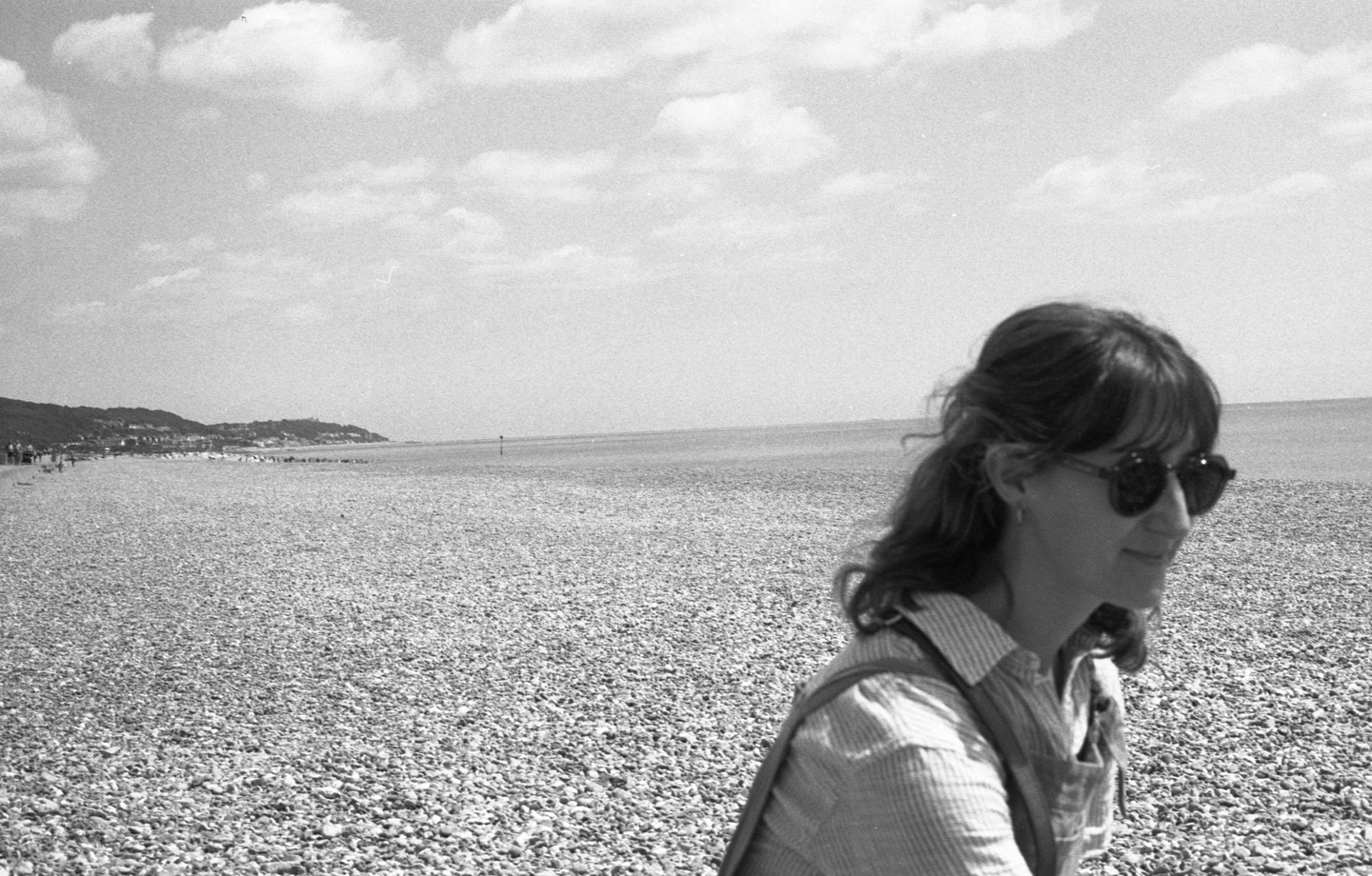 👋🏻 Life as a creative in July is chaotic! While I love having a packed schedule, it's hard to maintain the momentum. Luckily, I got to unwind and explore Hythe and 35mm film with my friend Georgie and little Isaac! More of this please 🤍
📷: @georgie_kiernan 🤍
#hythe #35mm #35mmfilm #35mmfilmphotography #ilford #ilfordhp5 #analog #analogue #analoguephotography #kent #eastkent #northkent #ashford #ashfordkent #faversham #canterbury #margate #westgateonsea #whitstable #hernebay #darkroom #altphoto