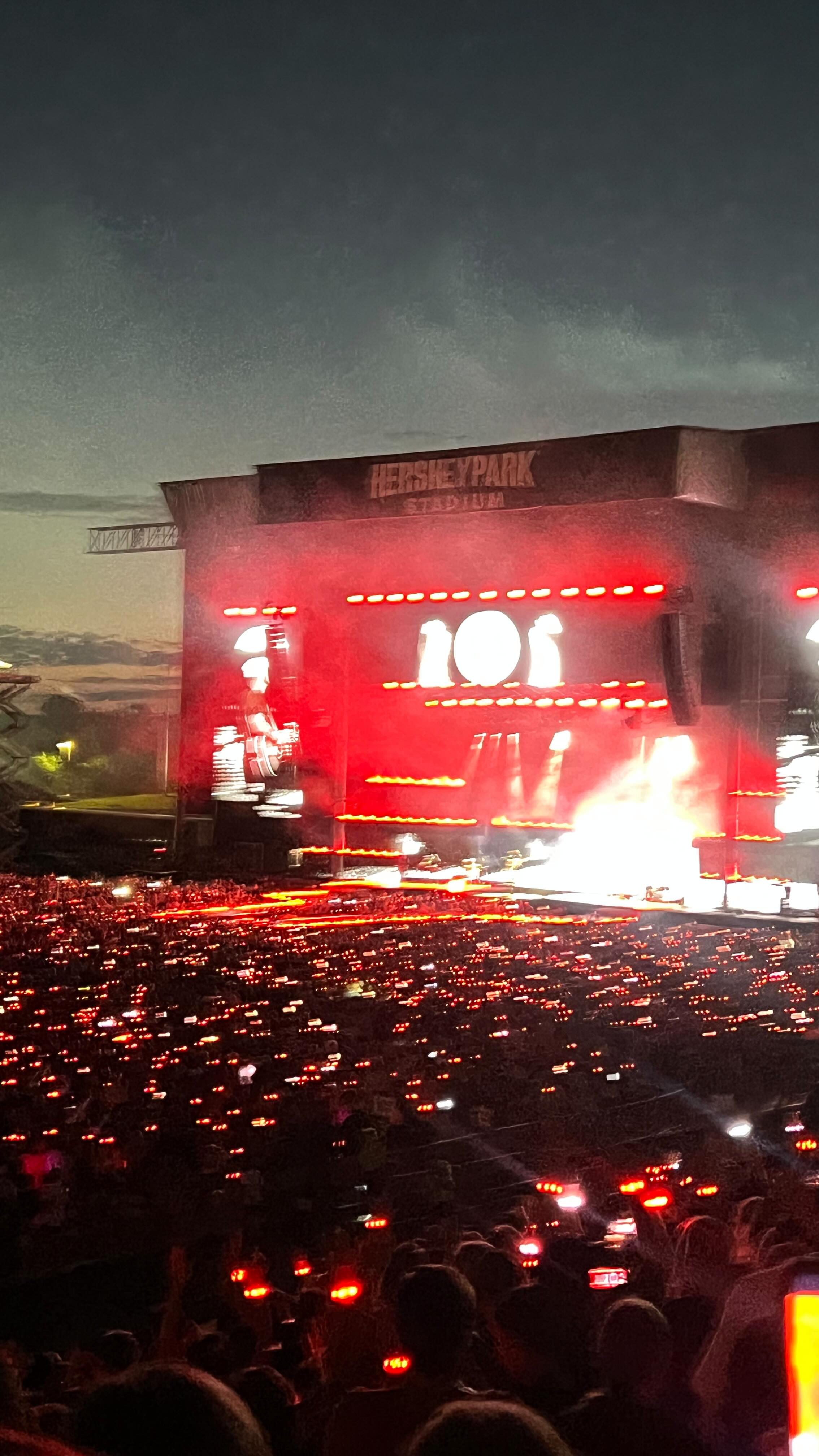 Clips from #swn @summerworshipnights @hersheyparkstadium What an epic night unforgettable with @brandonlake & @philwickham thank you so much for bringing us to worship #faithjourney #christianencouragement #summerworshipnights #brandonlake #philwickham #rockandhoneycollective #faithinthewaiting #spiritualgrowth #yourtimewithgod #worship #christianrevival
