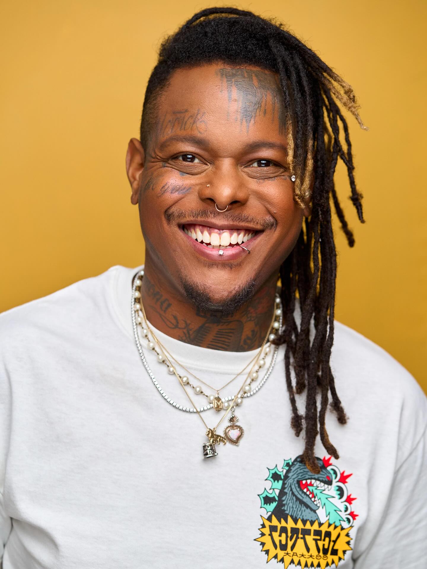 Grooming for the unbelievably cool, confident, and kind @urielwinfree!
📸: @shanihadjianphotography
#makeup #makeupartist #freelancemakeupartist #mua #nycmua #headshot #headshots #actorheadshot #makeupforheadshots #headshotmakeup
#nycactor #theatre #tvfilm #theater #nycheadshotphotographer