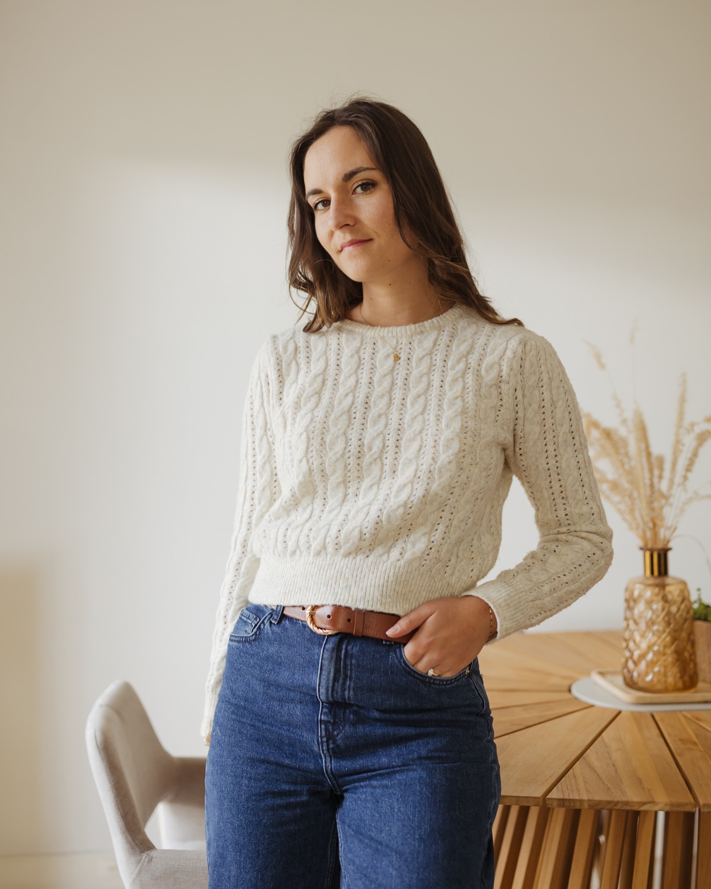 ✨ Hello & bienvenue par ici ✨
Vous êtes de plus en plus nombreux par ici… alors une petite présentation s’impose 💛
Je suis Mélanie, photographe spécialisée en mariages et séances famille. Mon approche : capturer l’authenticité. Pas de poses figées, mais des images qui racontent une histoire, la vôtre 🎞️
Ce qui m’anime ? Les émotions vraies, la lumière naturelle, les moments qui comptent. Mon style est chaleureux, naturel et intemporel.
📍 Basée près de Senlis, je me déplace partout pour raconter vos plus beaux moments à travers des images qui vous ressemblent. Ici, on parle photos mais aussi de tout ce qui les rend uniques : vos histoires, vos émotions, vos éclats de rire.
——
#photographeoise #photographemariageoise #photographefamilleoise#photographegrossesseoise#melanievauryphotographe#photographelifestyle#photographesenlis#souvenirsdunevie