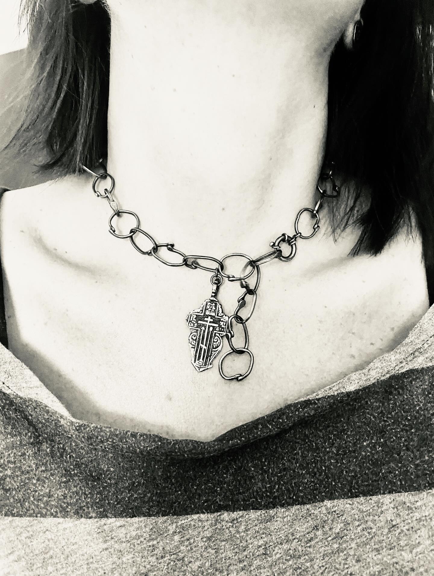 Out of the 23,000 people at the @billieeilish gig last night (incredible show, that girl is 🔥) I can guarantee I was the only one wearing a Russian Orthodox pendant from the 18th century 😅👌 This was a sweet find at @theenglishpolisher shop in Grassington, that I took home and clawed back the layers to discover the beautiful detail that had been long hidden. I added oxidised Sterling Silver handmade links to complete the choker necklace ✨