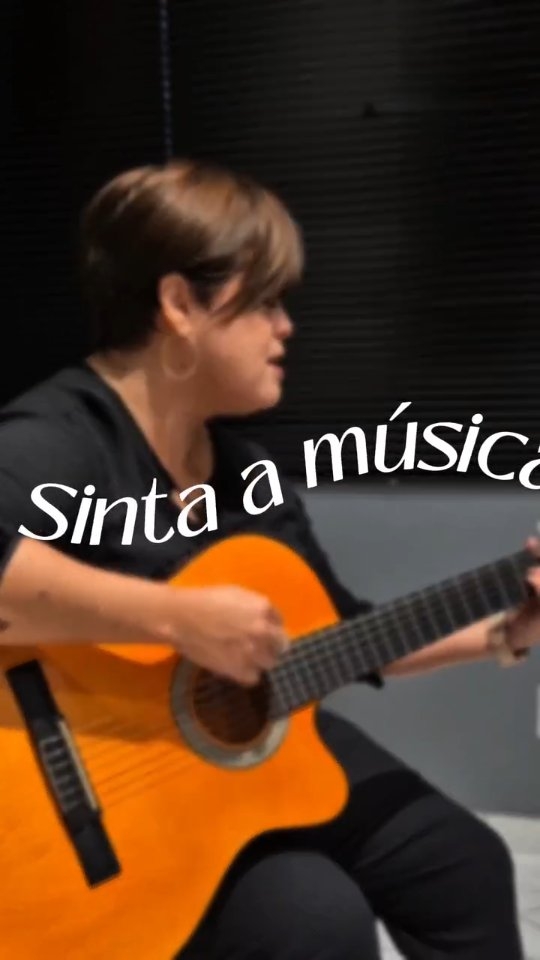 Sinta a música 🎶
Na Bravo, nos orgulhamos de cada profissional que torna nossa escola única e referência em excelência!
E hoje, quem brilha por aqui é a professora Vivian ✨
Especialista em técnica vocal há mais de 20 anos, e ainda multi-instrumentista.
Uma verdadeira inspiração para todos que vivem a música com paixão! 🎤🎹🎸
Se inspire. Vem pra Bravo.