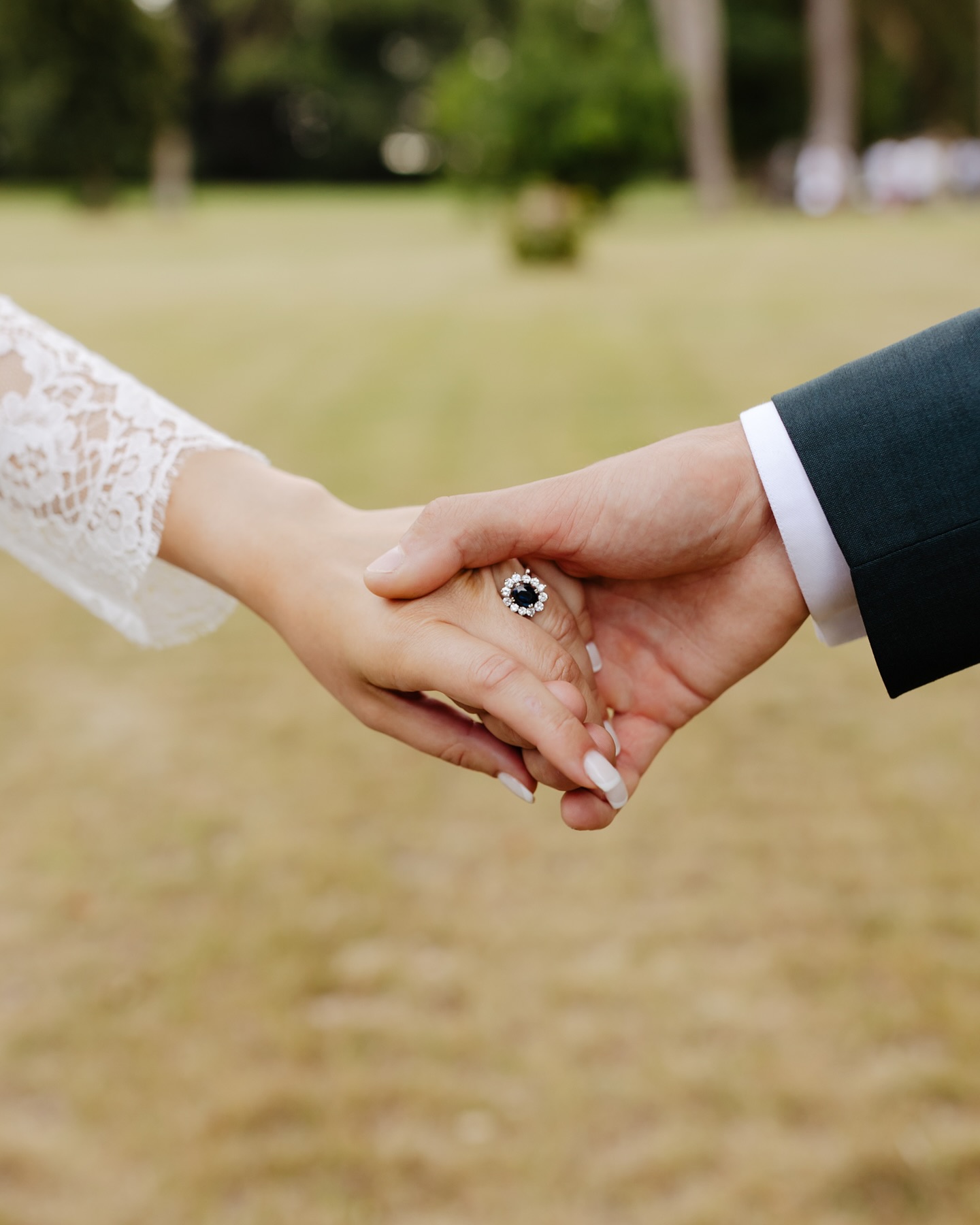 Futurs mariés 2026, c’est le moment ! ✨
Si vous rêvez de photos naturelles, authentiques et pleines d’émotions pour votre grand jour, ne tardez pas à réserver votre date 📅
Mon agenda commence à se remplir et je ne prends qu’un nombre limité de mariages chaque année pour vous offrir toute mon attention 💓
Envie d’en savoir plus ? Écrivez-moi, je serai ravie d’échanger avec vous sur votre projet ! 🤍
———
#melanievauryphotographe#photographemariageoise#photographemariage#mariage2026#futuremariee2026#futursmaries2026