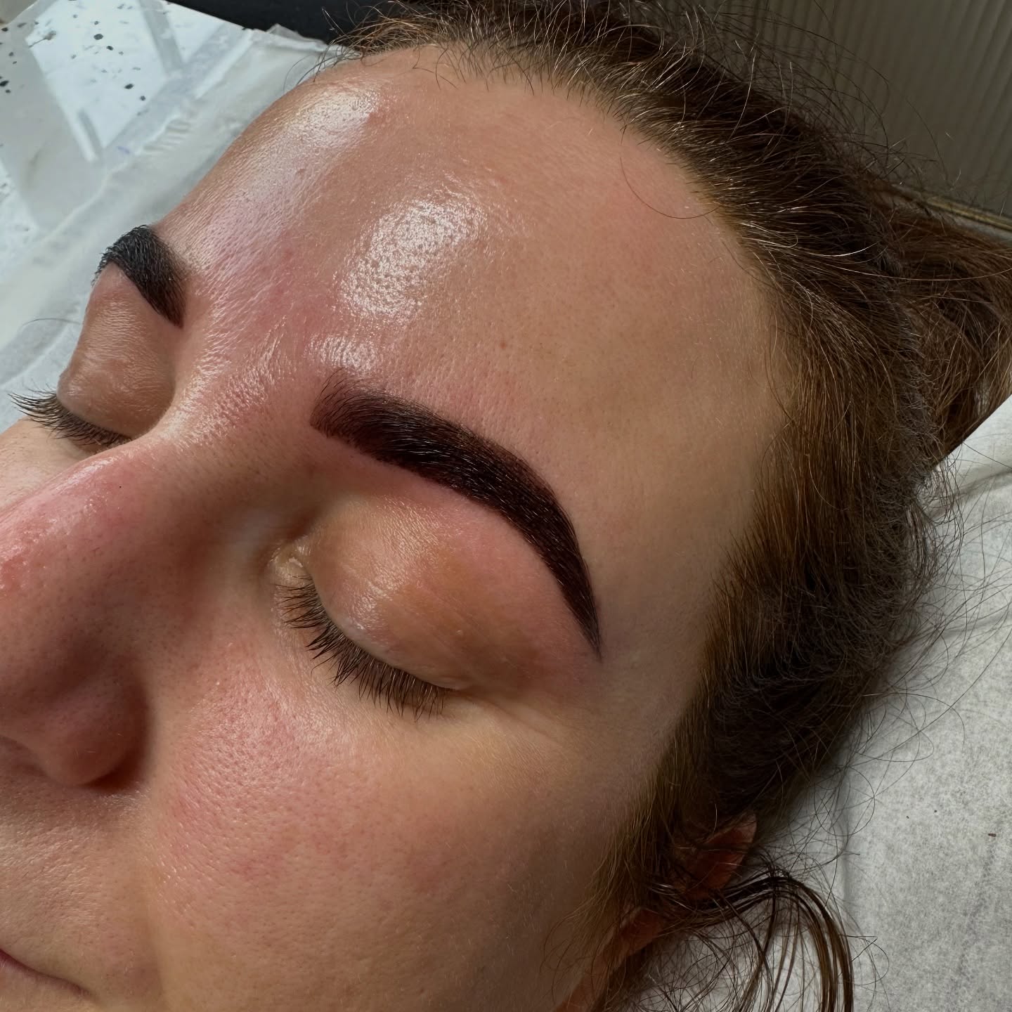 Defined, bold and long lasting - The perfect hybrid stain 😍
If you fill your brows in everyday, have sparser areas or you just want your brow colour to last longer then regular tint then you’ll love a hybrid brow stain!
Products used:
@londonbrow_pro
@lashglouk
@infinityhybridtint
@browcodepro
@thebrowgeek
@saintandserenity
@labfactorpro
@browspaofficial
@lockandlorduk
#hybridbrowtint #hybridbrows #eyebrowstylist #eyebrows #eyebrowspecialist #northampton #beautynorthampton #browsnorthampton #browsbrowsbrows