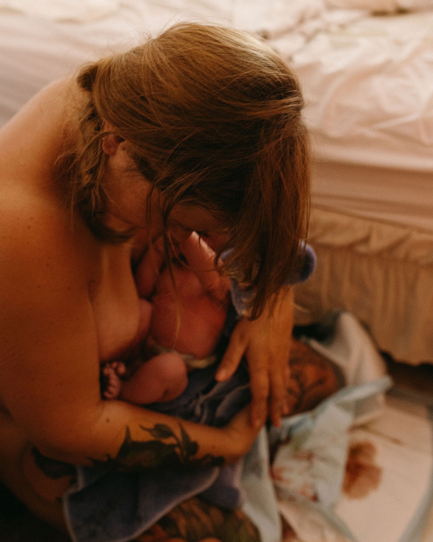 When wishes are respected and the mother’s body is trusted, women birth in power. When the birth is supported with love, care and patience, women birth in softness. When the mother is being held by her partner, women birth in love. When the mother leads her team and fully trusts her body, women heal.
I knew from the very first moment we met, it will be one of the most powerful births that I will witness. Not once I questioned that. I saw the fire in her eyes and the love in her heart. She needed this and wanted this. With a clear mind, strong boundaries and clear rules towards us - her team. And she did it. All alone, together with her partner, with her partero patiently waiting in the living room behind closed doors and with me quietly praying for her strength in the corner.
When the mother leads her team and fully trust her body, women heal...🌻🪽
📸 Pictures were taken by me and are shared with permission.