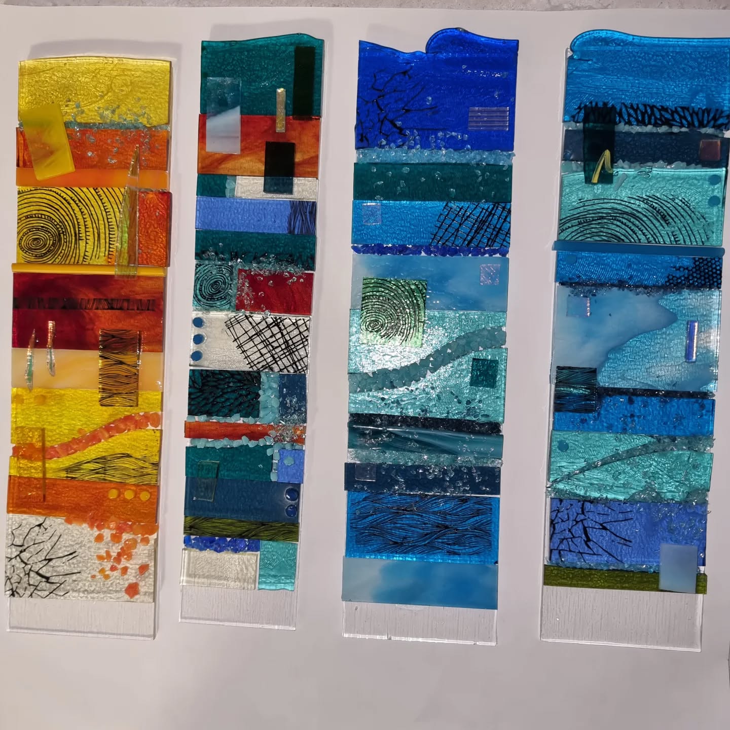 In the kiln today, 4 totems, don't uou just love the colours ! Can't wait to see them fused :-)