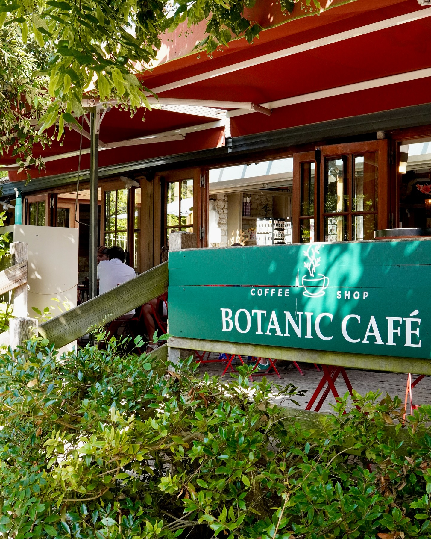 RESTAURANT
BAR
COFFEE SHOP
80 rue Claude Monet à Giverny 📍