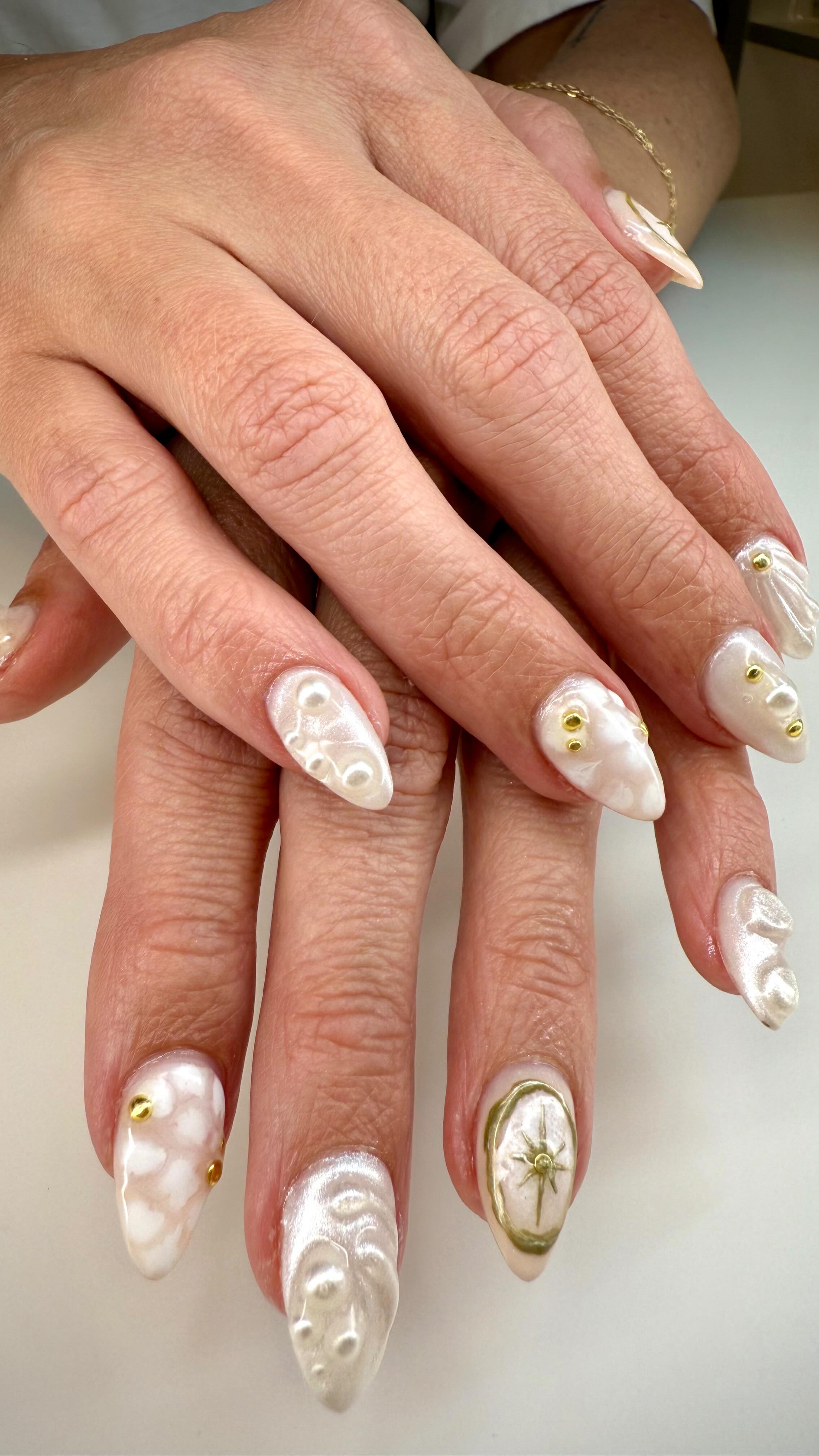 pearls for a pearl 🫧🤍🪽