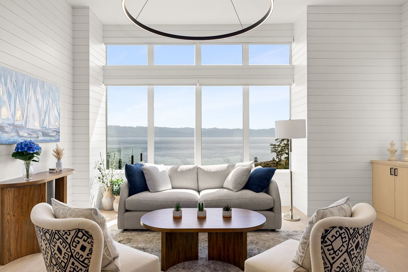 This is more than a view—it’s a daily dose of inspiration from your living and dining room.
#dailydose #diningroom #interiorinspiration #inspiration #yyj #yyjrealestate #realesatephotography #homedecor #homestaging #instahome #yyjrealtor #yyjrealtors #ineriordesign